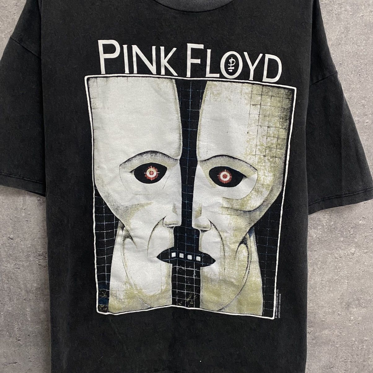 Band Tees Vintage Pink Floyd 1994 T-Shirt Division Bell Europe Size US L / EU 52-54 / 3 - 5 Thumbnail