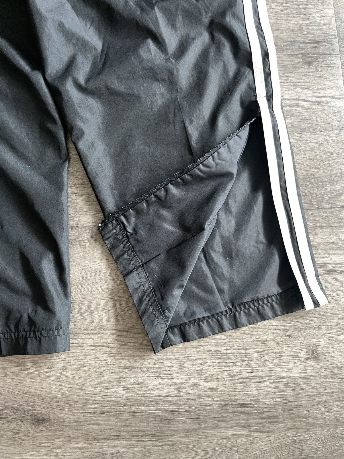 Adidas VTG Adidas “Three Stripes” Clima Shell Track Pants (Sz.L) Size US 35 - 6 Thumbnail