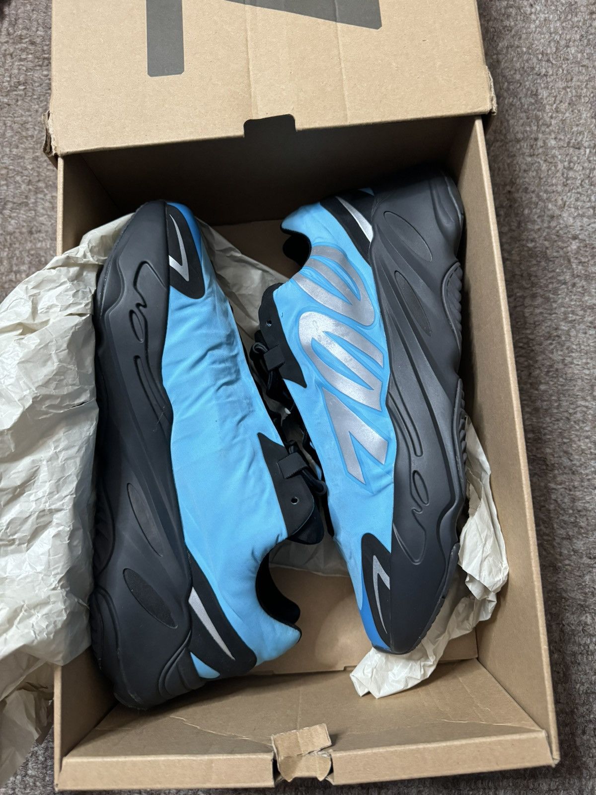Other Yeezy 700s Size 12.5 Size US 12.5 / EU 45-46 - 5 Thumbnail