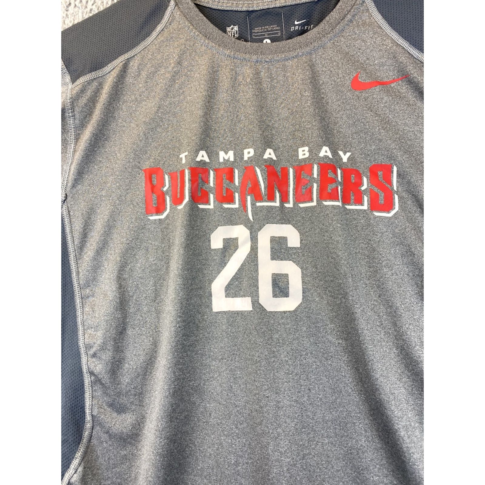 Nike Nike Men Activewear Top L Gray Buccaneers Tank Dri-Fit Running Logo / 80-36 Size US L / EU 52-54 / 3 - 2 Thumbnail