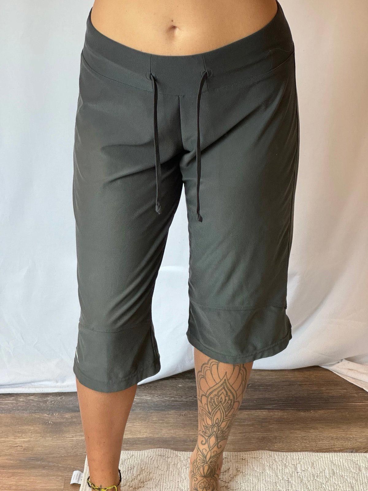Designer Nike grey capri Size 36" / US 14 / IT 50 - 1 Thumbnail