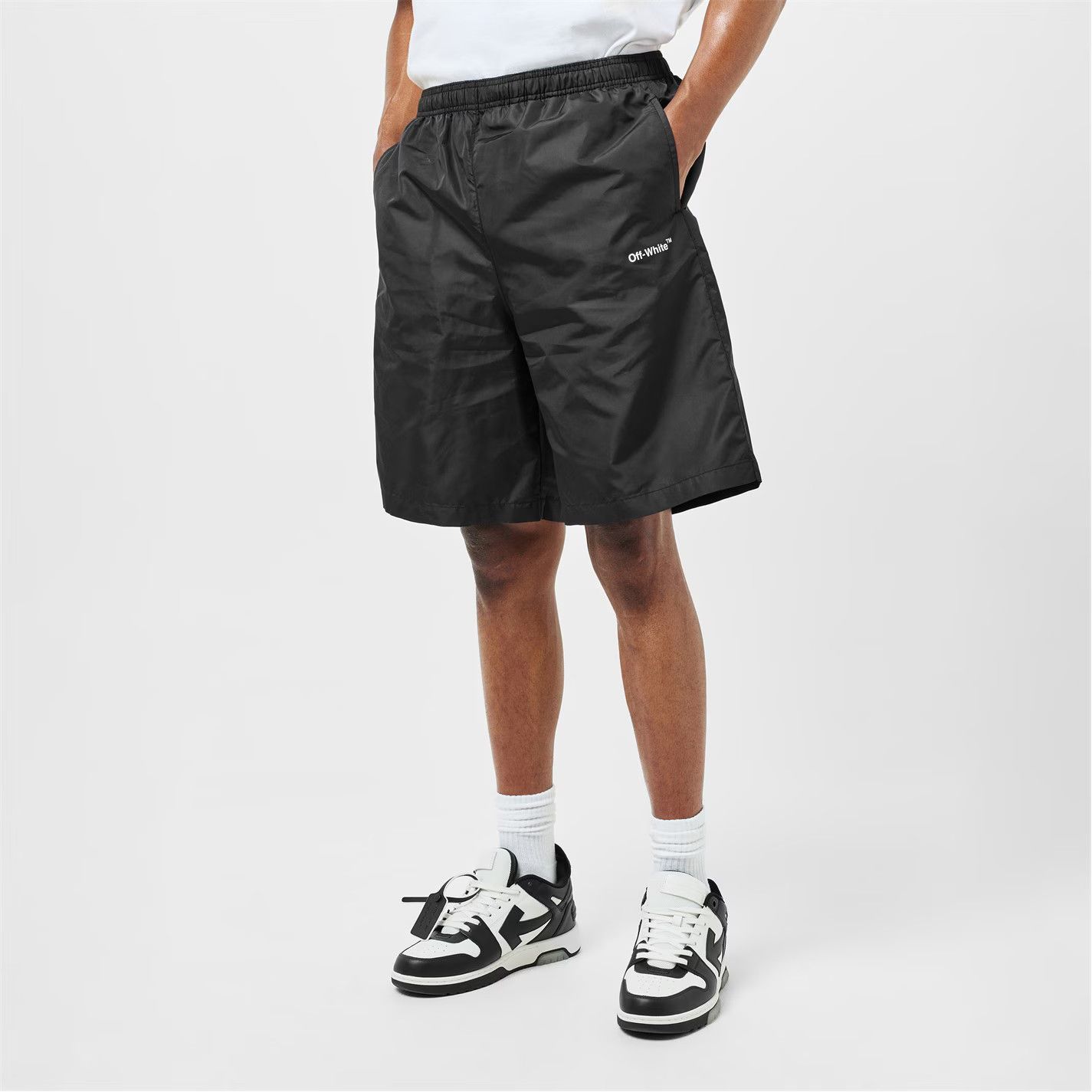 Off-White o1g2r1mq0326 Swim Shorts in Black Size US 28 / EU 44 - 2 Thumbnail