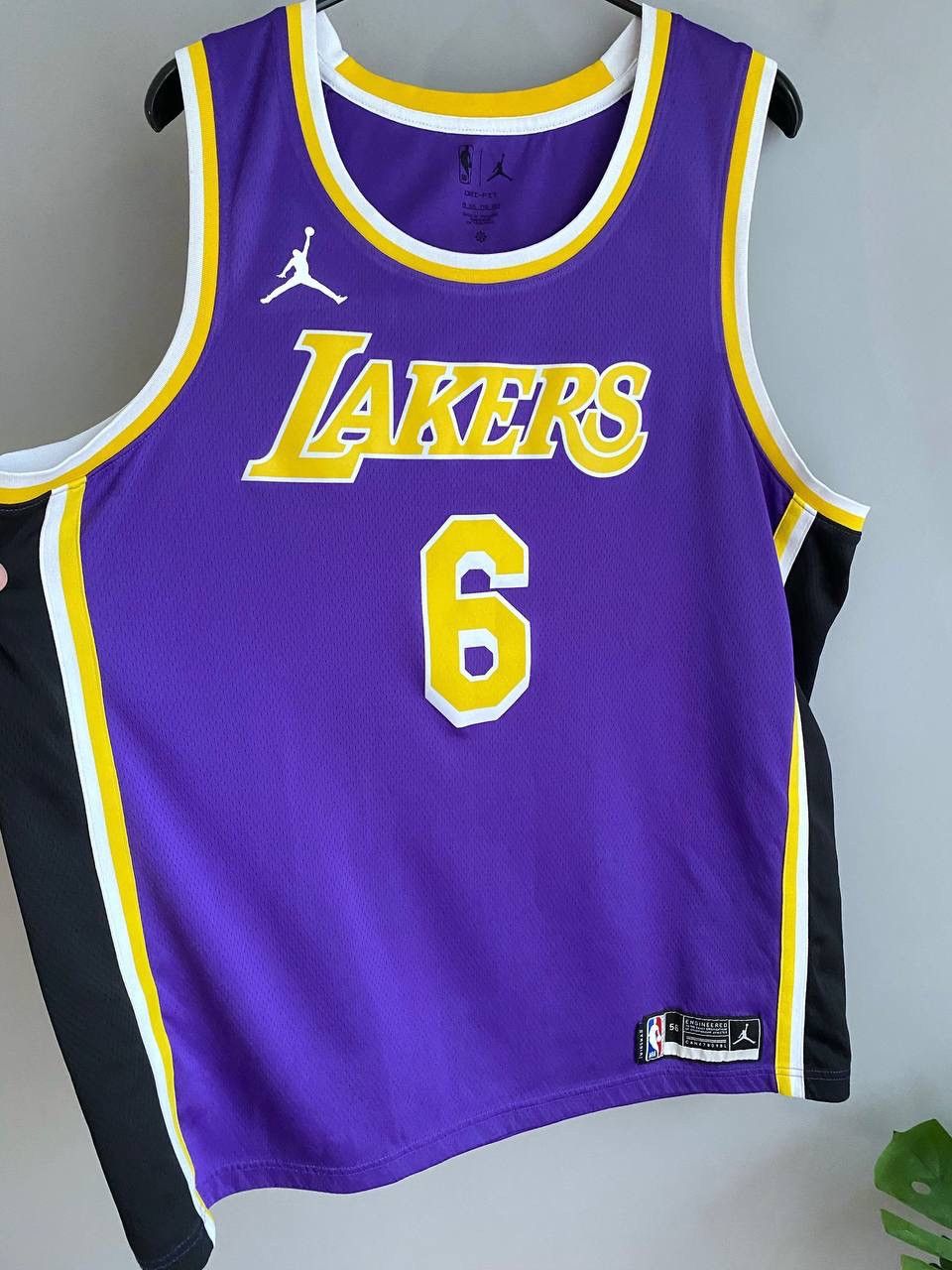 Jordan Brand NBA Basketball Jersey LA Lakers #6 JAMES, XXL, CV9481-513 Size US XXL / EU 58 / 5 - 13 Thumbnail