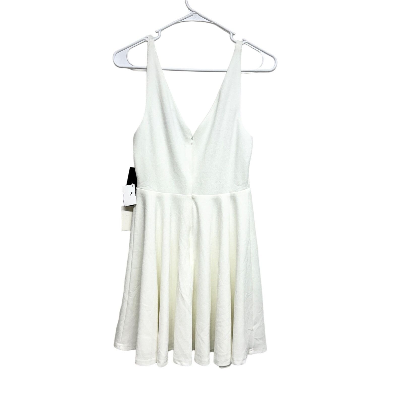 Other UK Lulus White Darling Delight White Skater Mini Dress S NWT Size S / US 4 / IT 40 - 5 Thumbnail