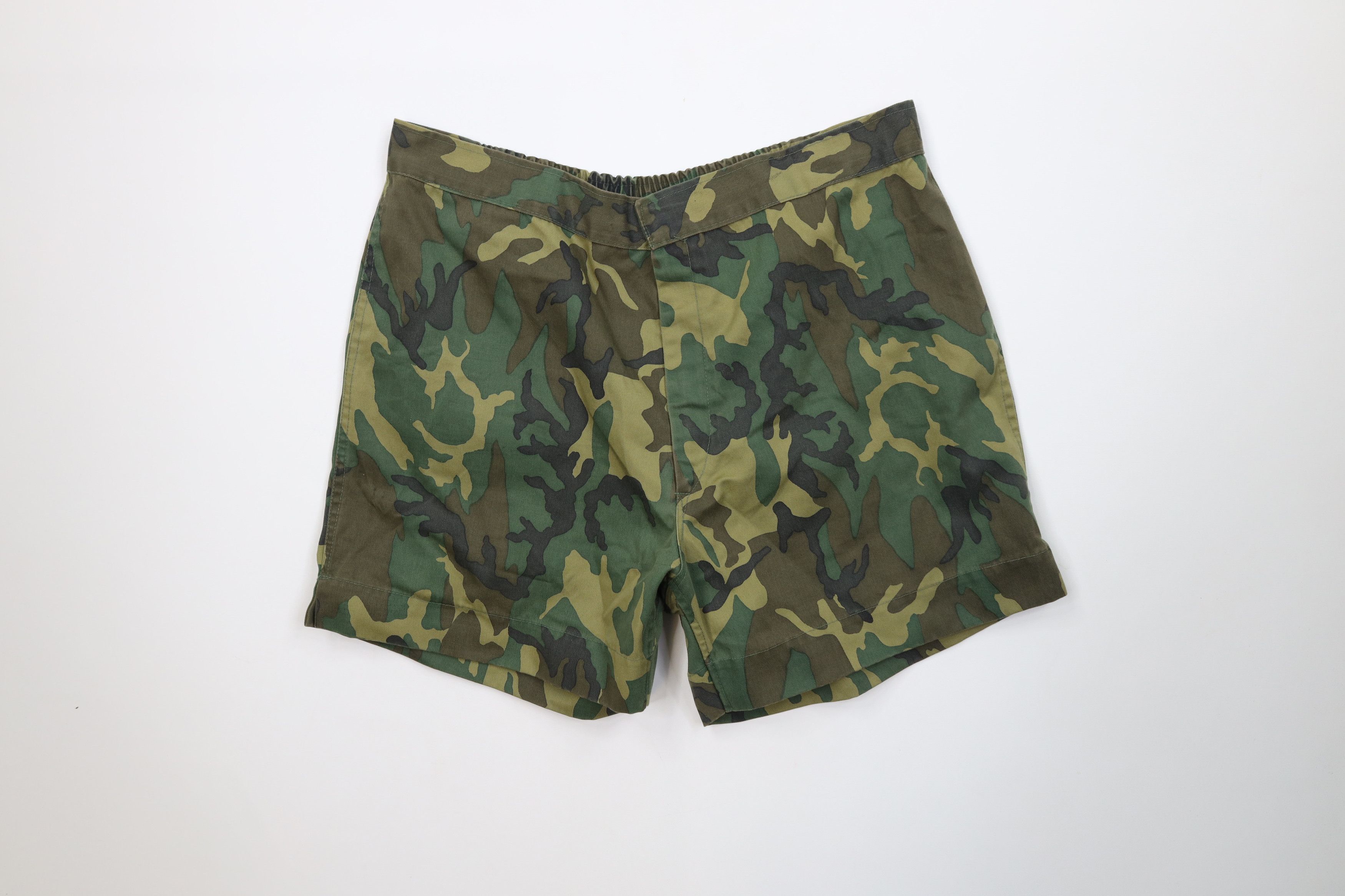Vintage Vintage 70s Streetwear Camouflage Above Knee Shorts USA Size US 34 / EU 50 - 1 Thumbnail