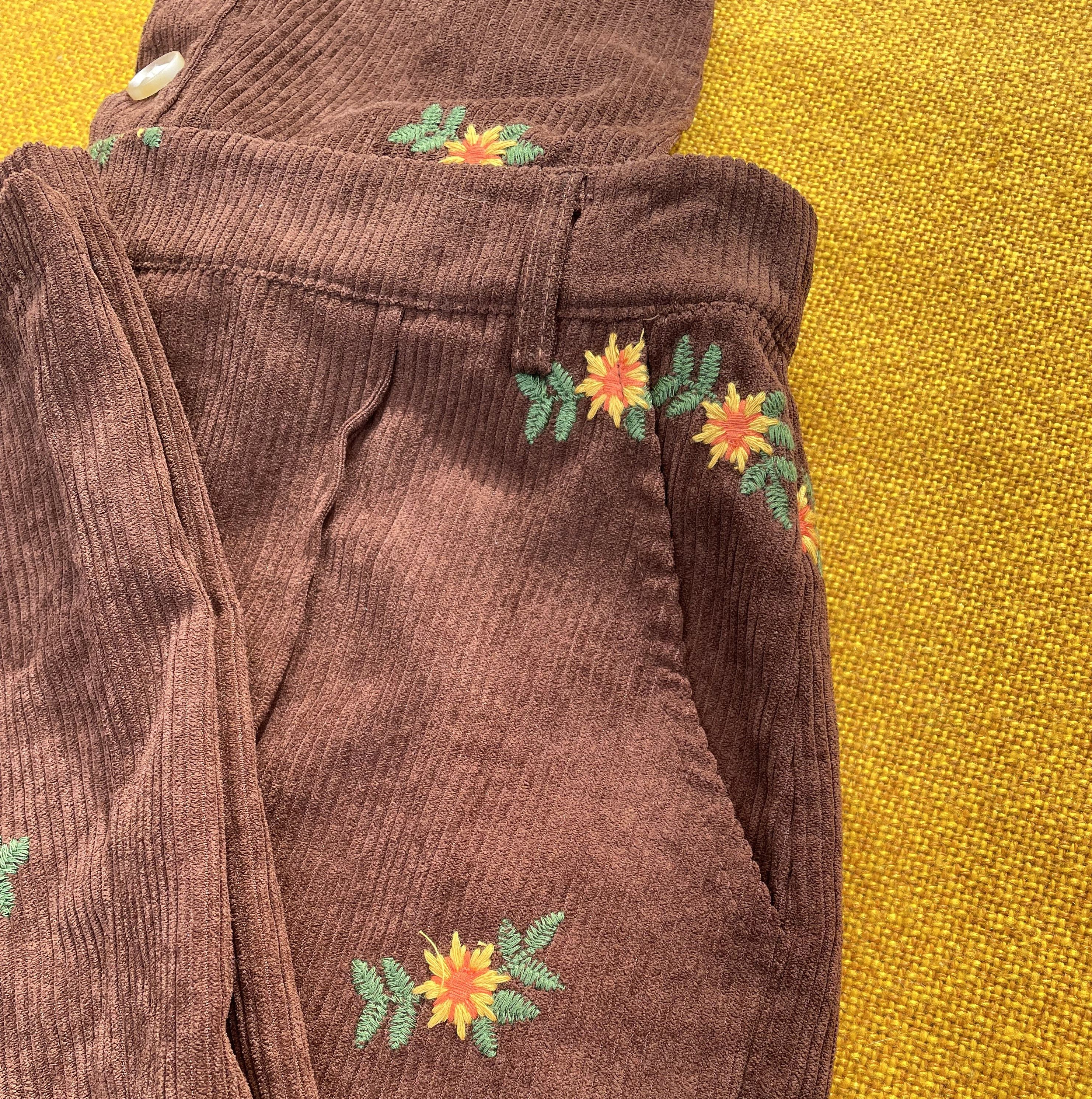 Other Chocolate-colored jumpsuit with a floral print. SizeXL. Size 27" / US 4 / IT 40 - 9 Thumbnail
