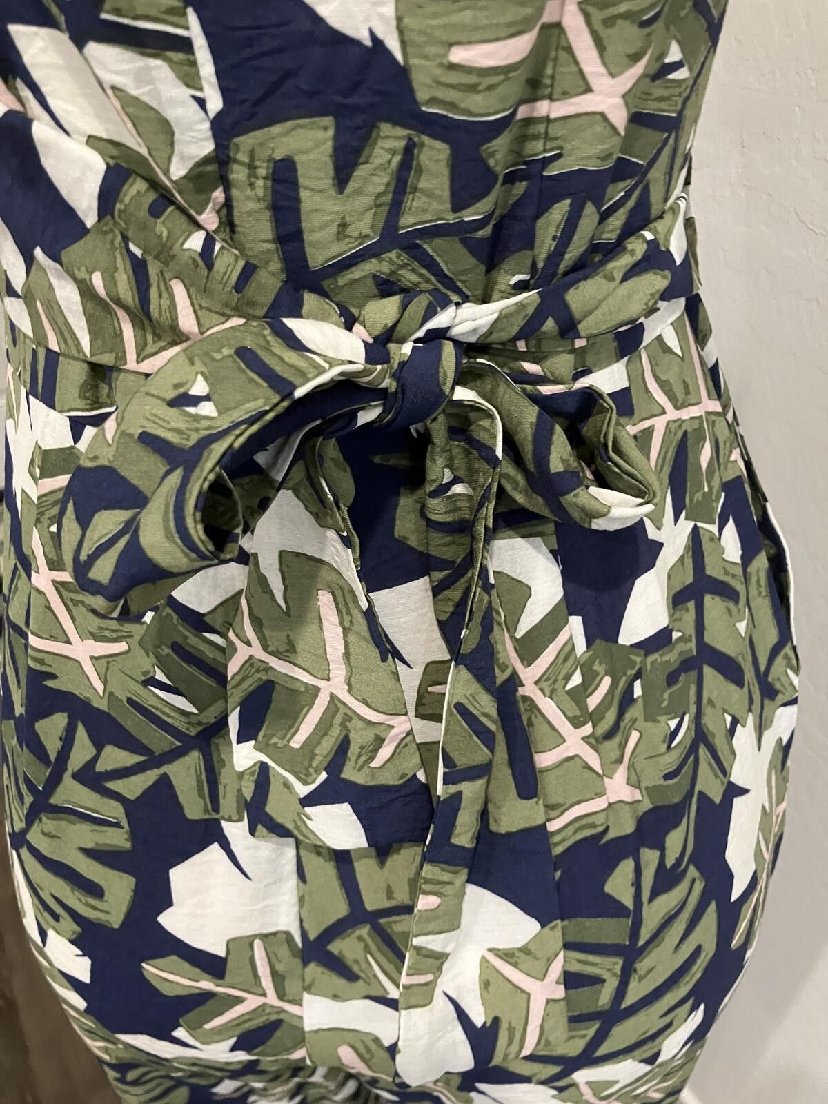 Other NWT Leaf Print Short Sleeve Jumpsuit with Belt Size 28" / US 6 / IT 42 - 7 Thumbnail