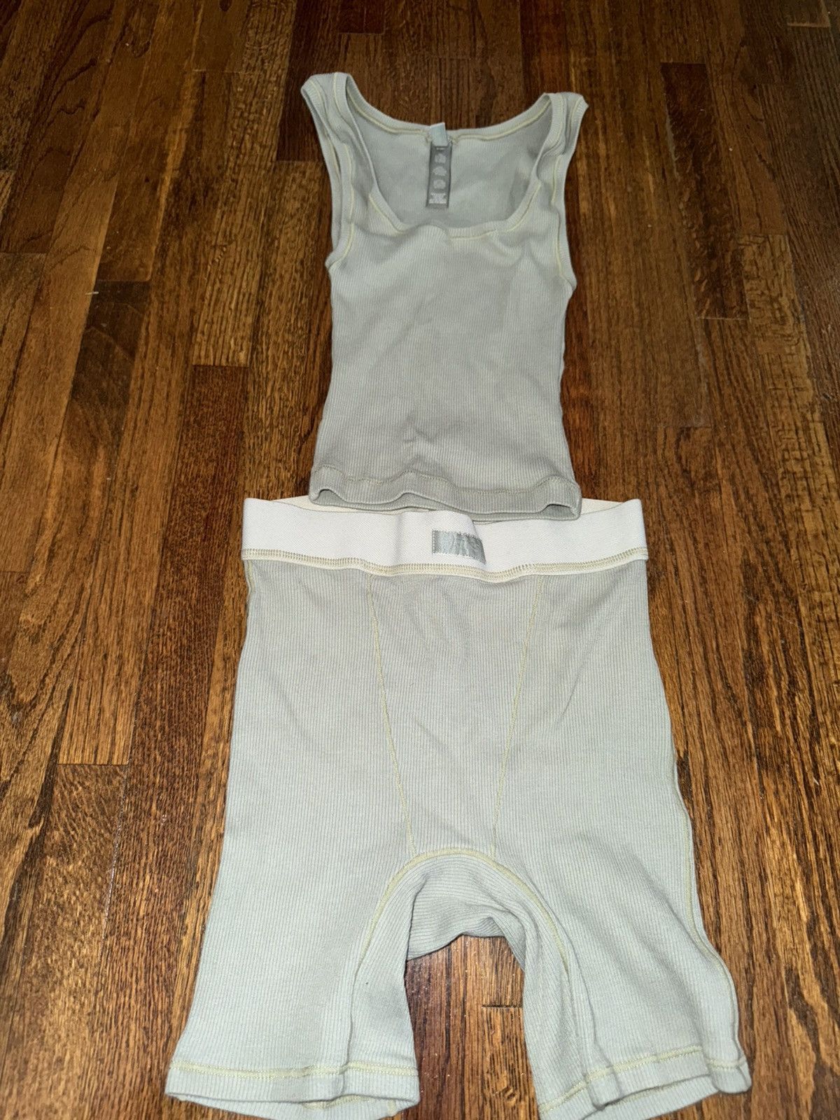 SKIMS Mineral Skims Set Size XXS / US 00 / IT 34 - 1 Thumbnail