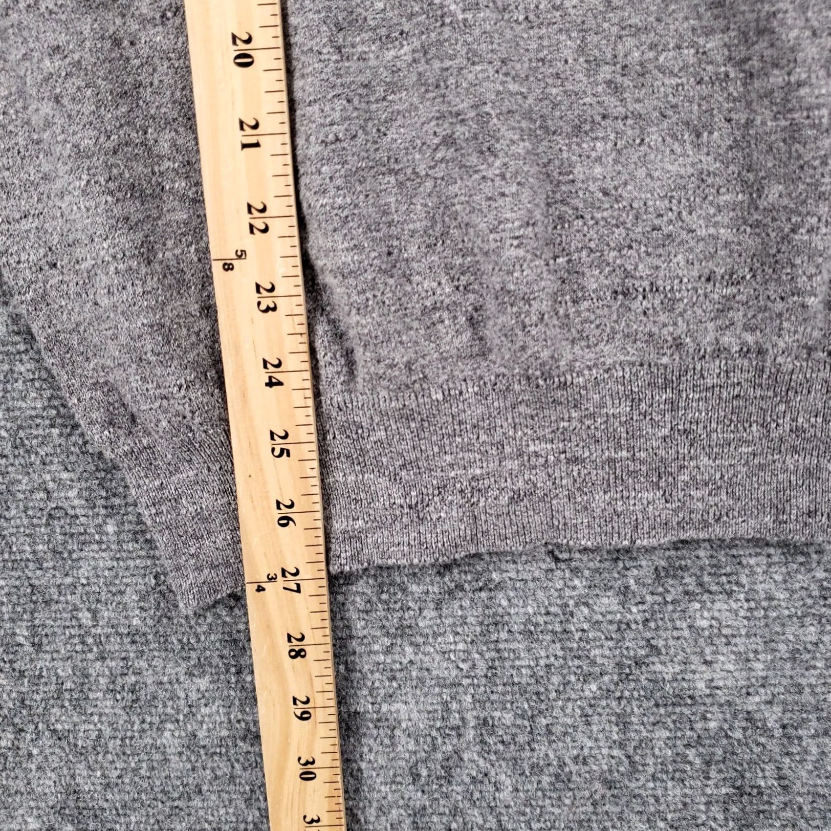 J.Crew J.CREW Sweater Mens L Gray V-Neck Pullover Slim Fit Long Sleeve Knit Shirt Size US L / EU 52-54 / 3 - 5 Thumbnail