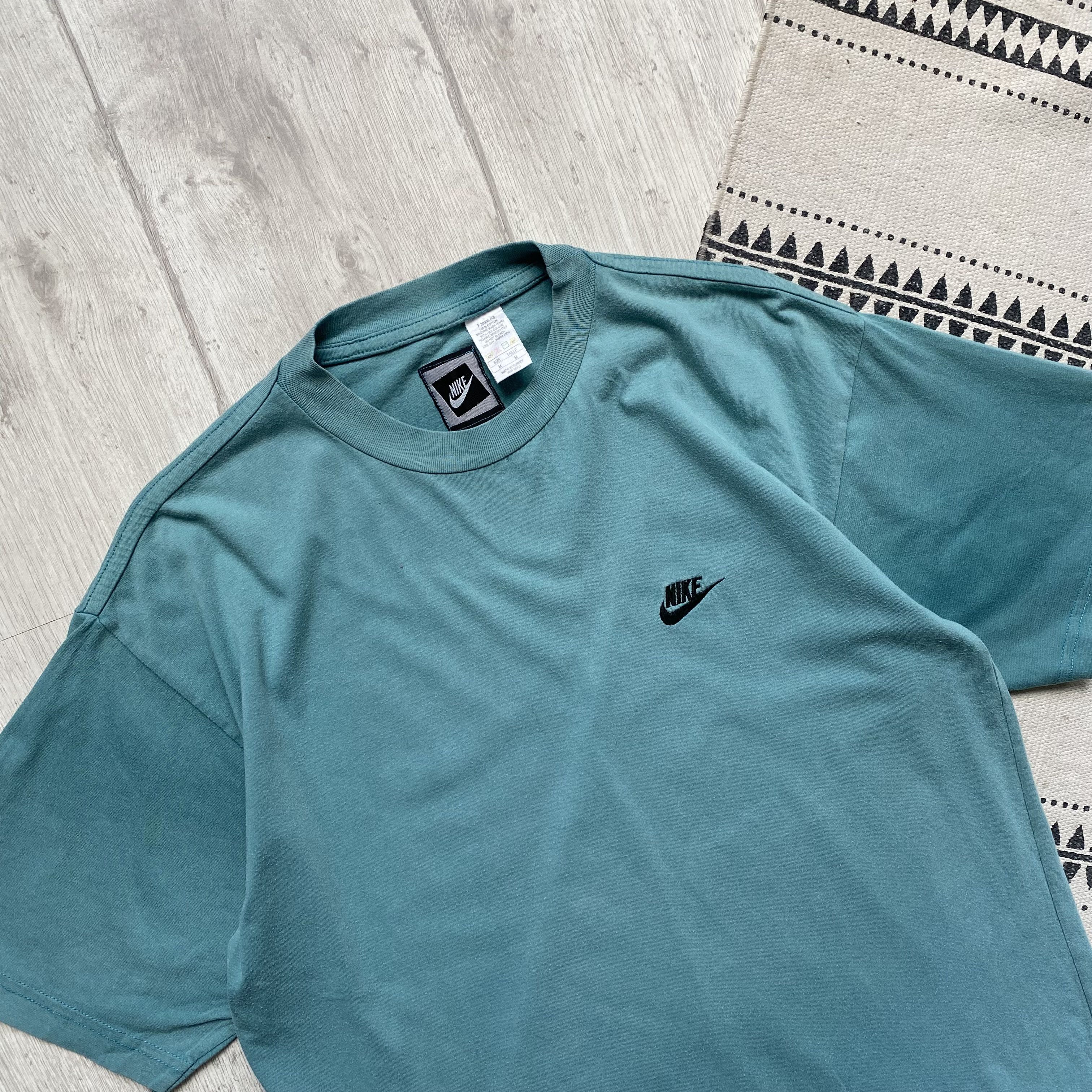Nike 🗽Vintage 80-90s Nike tee Faded Y2K Size US M / EU 48-50 / 2 - 2 Thumbnail