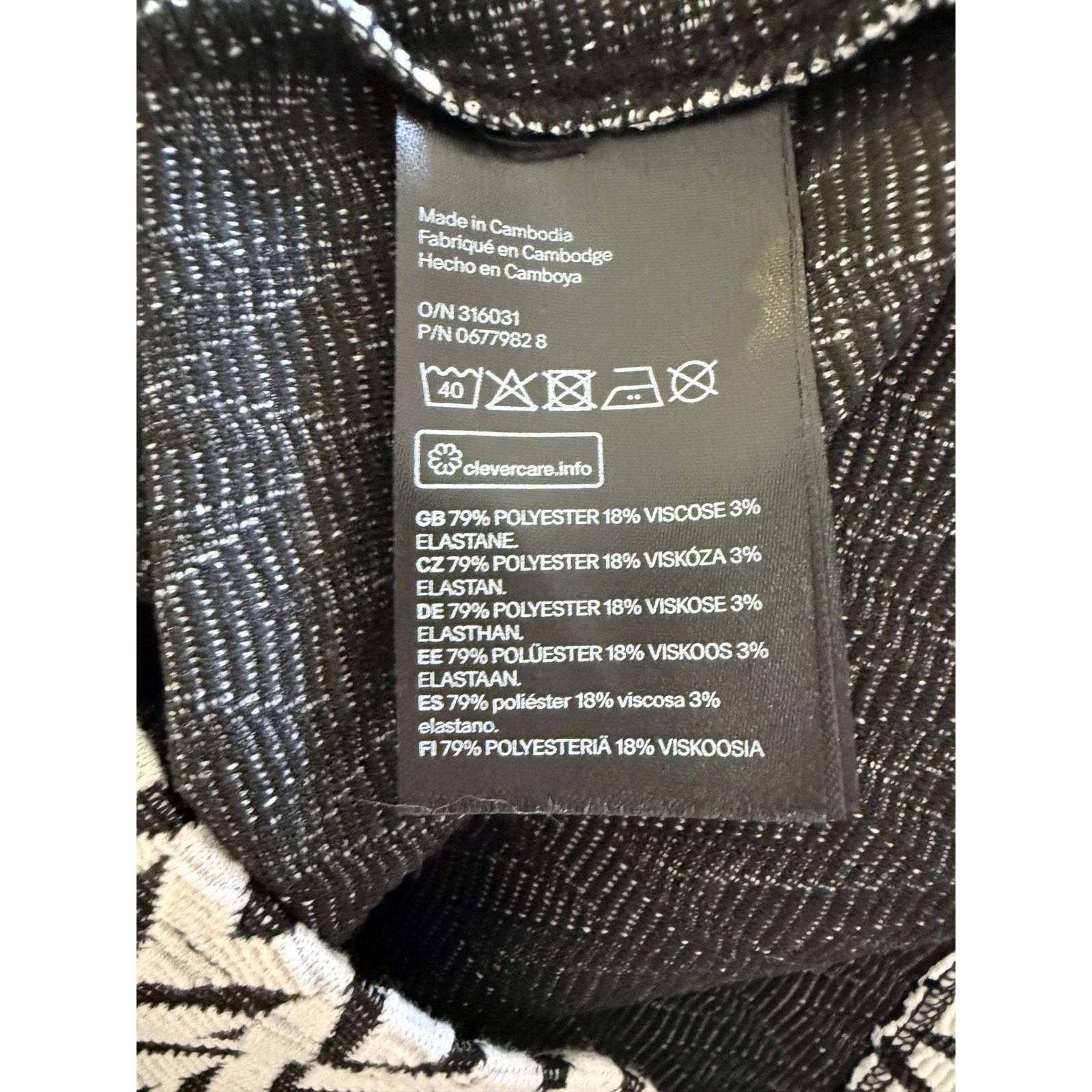 Divided × H&M H&M Divided Black and White Geometric Zigzag Dress Size 0 Size XS / US 0-2 / IT 36-38 - 8 Thumbnail