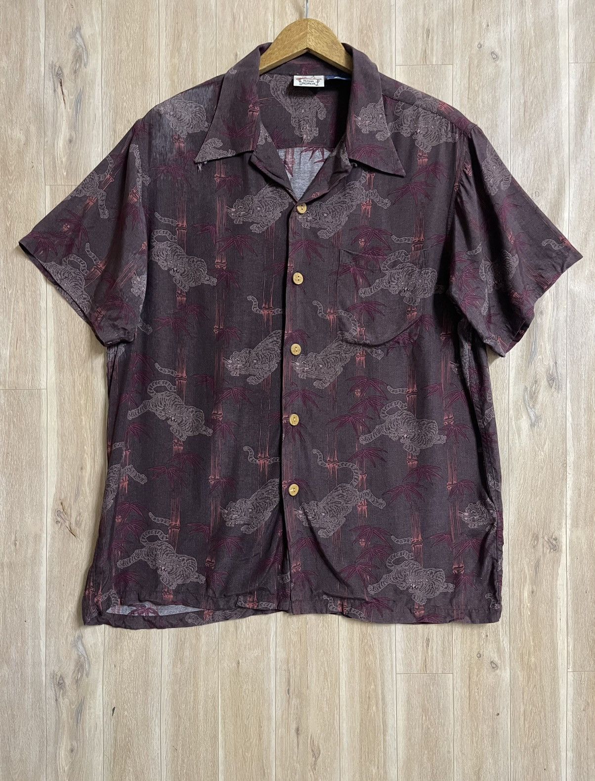 Vintage Vintage Hawaii Shirt Aloha Rayon Tiger Japan Motive CNY Rare Size US L / EU 52-54 / 3 - 1 Thumbnail