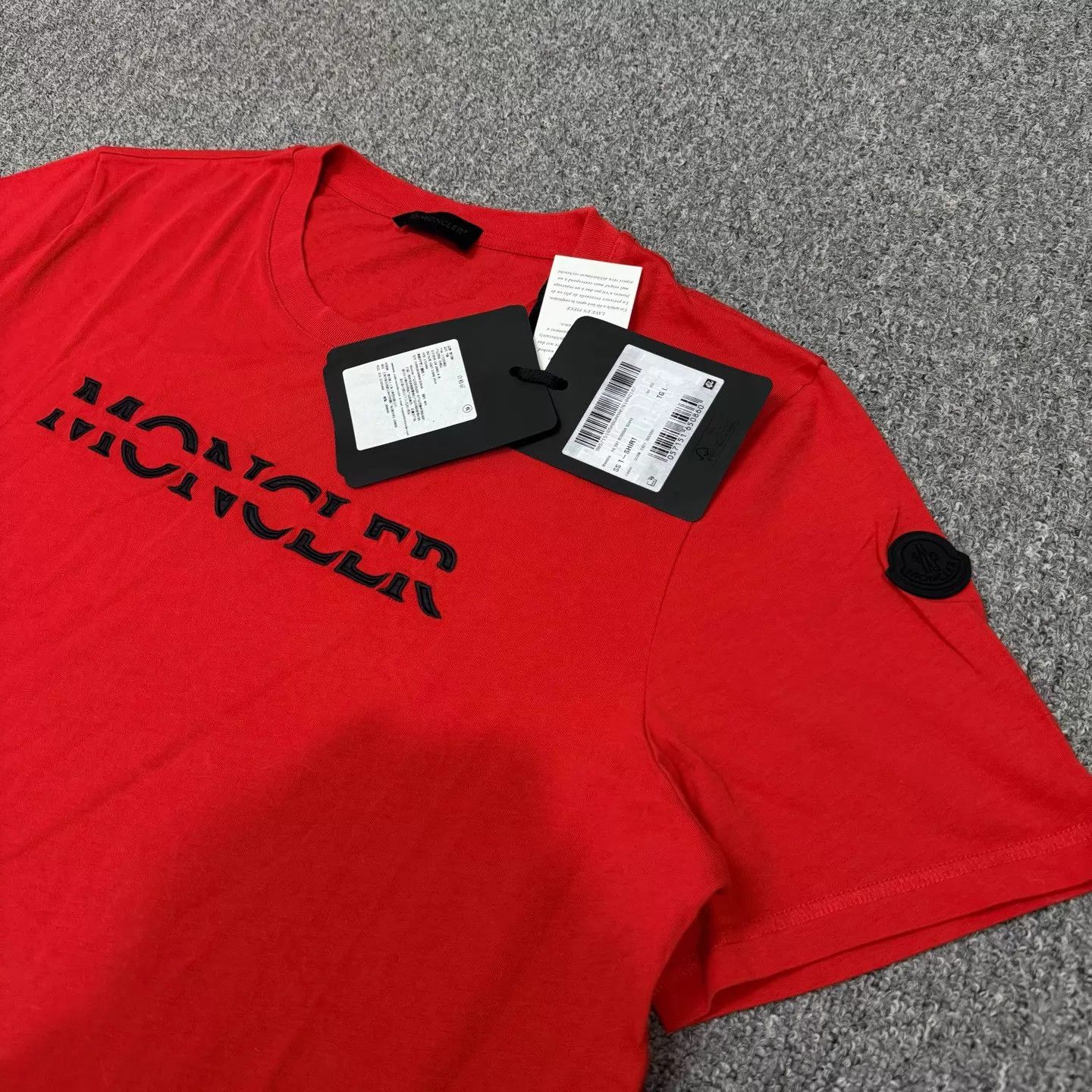 Moncler Moncler Red Chest Logo Short Sleeve T-shirt L Size L / US 10 / IT 46 - 3 Thumbnail