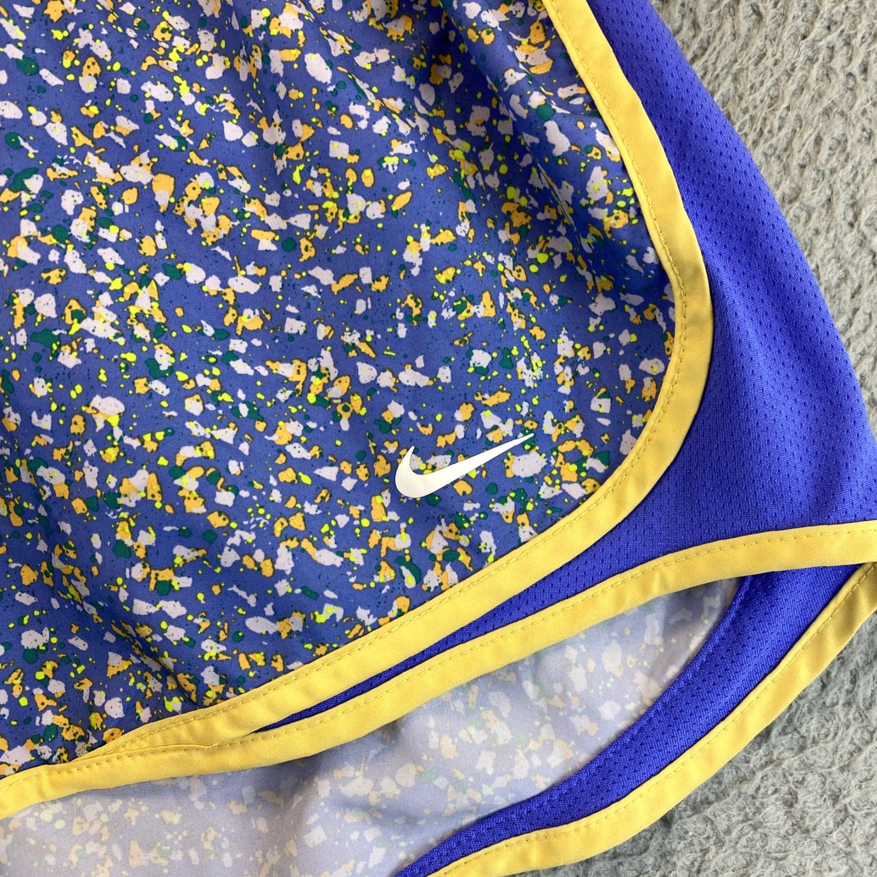 Nike Nike Shorts Womens S Multicolor Dri-Fit Running Athletic Size 28" / US 6 / IT 42 - 2 Thumbnail