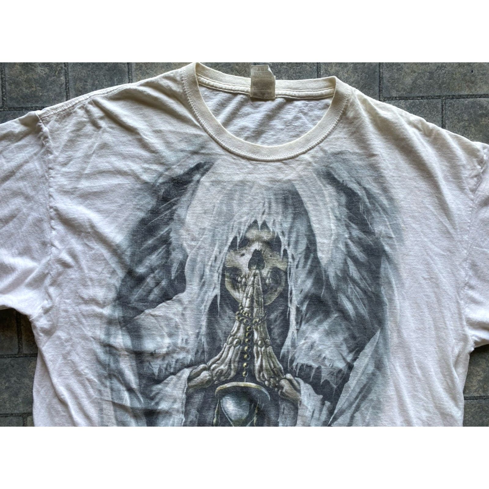 Fruit Of The Loom Y2K Grim Reaper Hourglass Skeleton XL Men’s White Fruit of the Loom T-Shirt Flaws Wear Size US XL / EU 56 / 4 - 4 Thumbnail