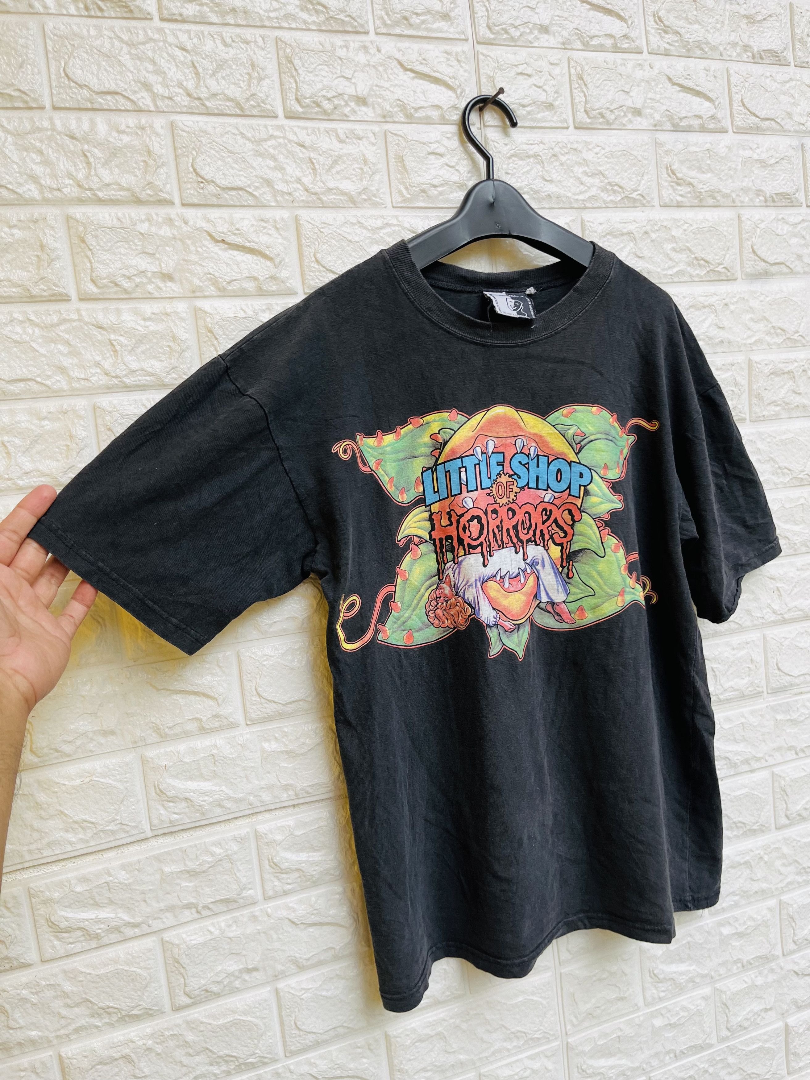 Vintage Vintage 80s Little Shop Of Horrows Famous Movie Shirt Size US L / EU 52-54 / 3 - 4 Thumbnail