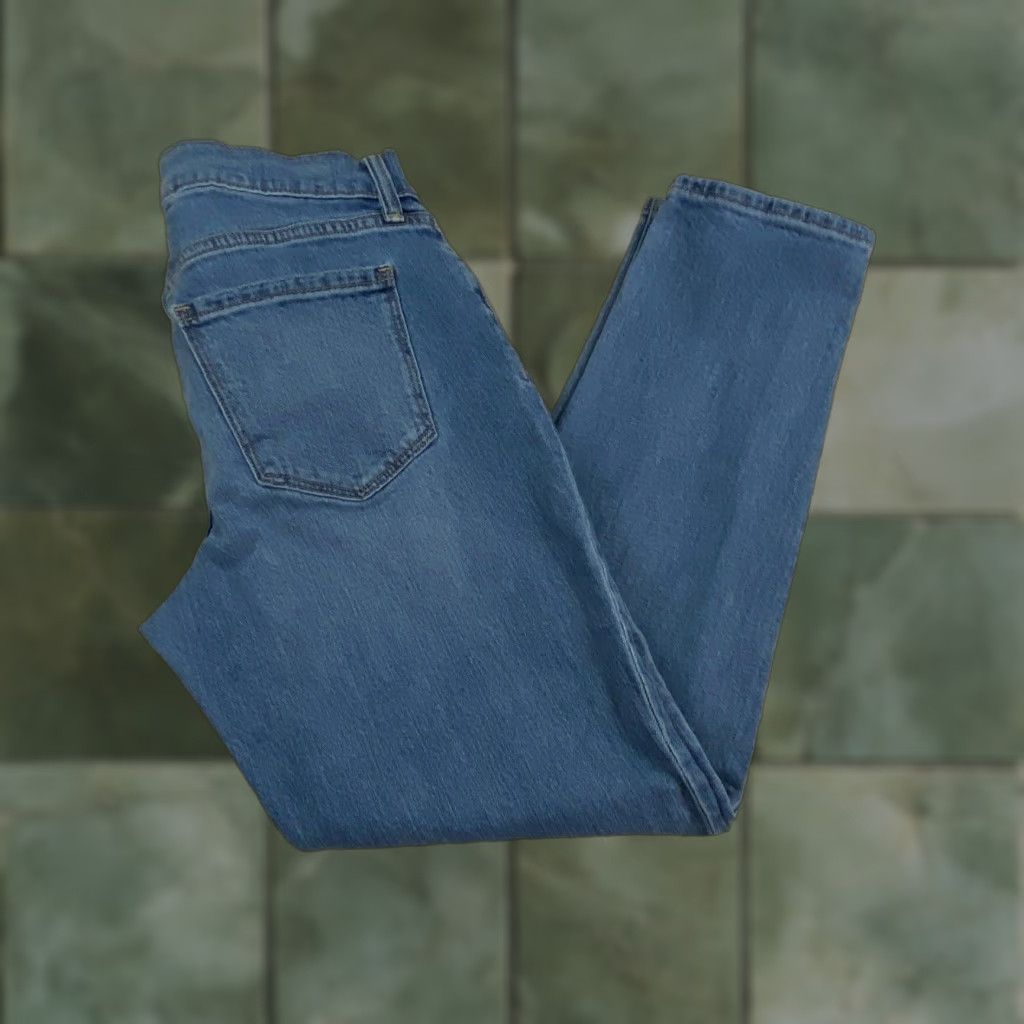 Old Navy Old Navy Women's Boyfriend Jeans Mid Rise Medium Wash Blue Denim Stretch Size 4 Size 27" / US 4 / IT 40 - 1 Thumbnail