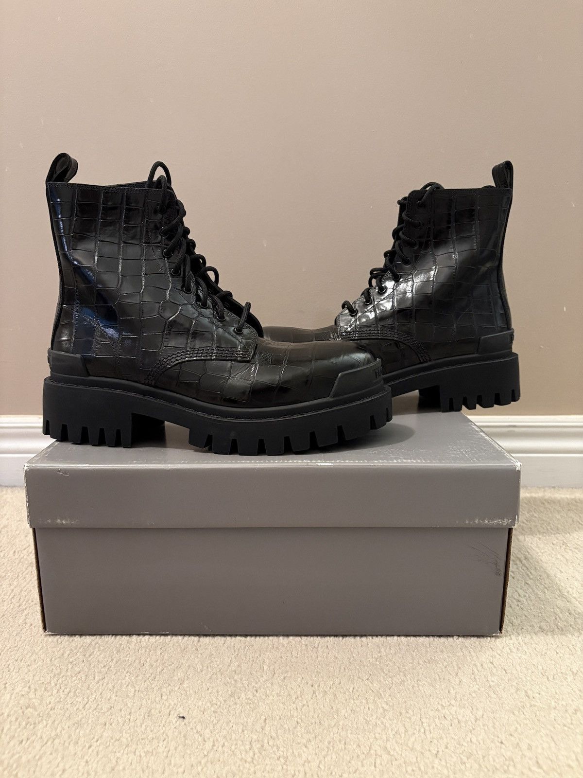 Balenciaga Balenciaga Strike boot Croc embossed Size US 7.5 / EU 40-41 - 1 Thumbnail