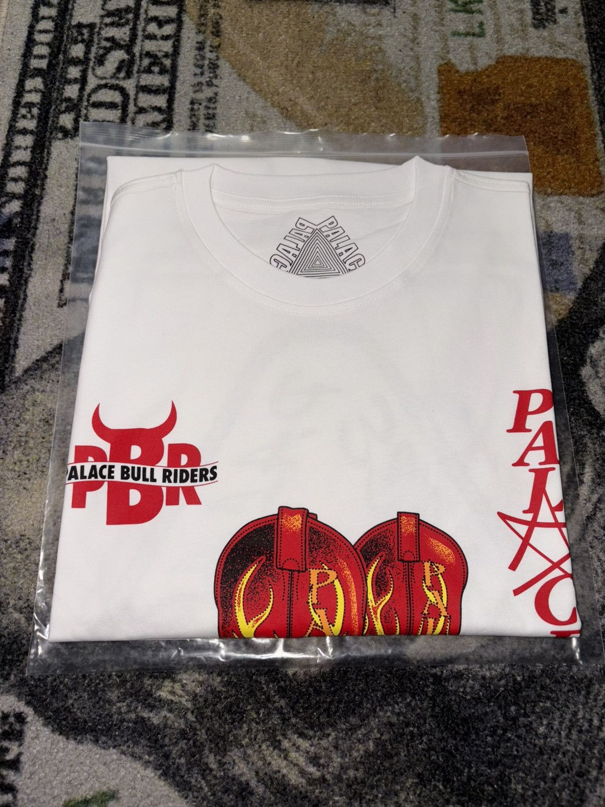 Palace Palace Rodeyo T-Shirt White Size US XL / EU 56 / 4 - 2 Thumbnail