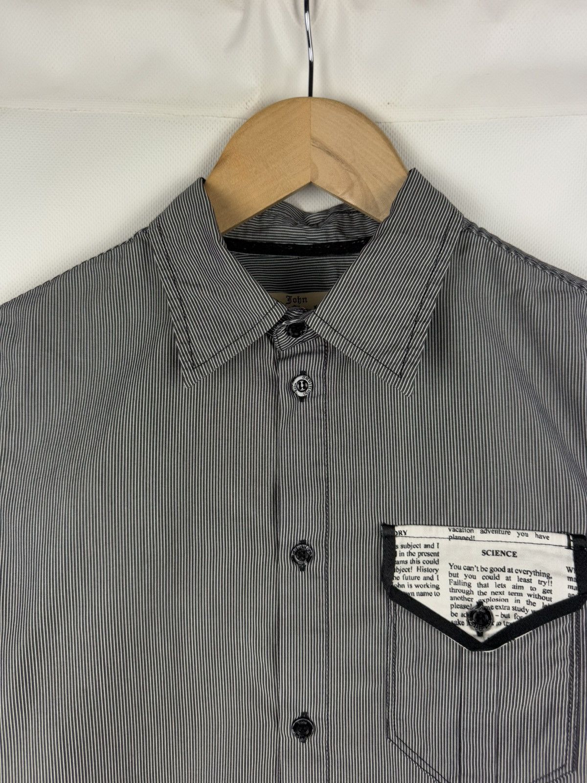 John Galliano John Galliano Long Sleeve Newspaper Print Button Up Shirt Size XS / US 0-2 / IT 36-38 - 8 Thumbnail