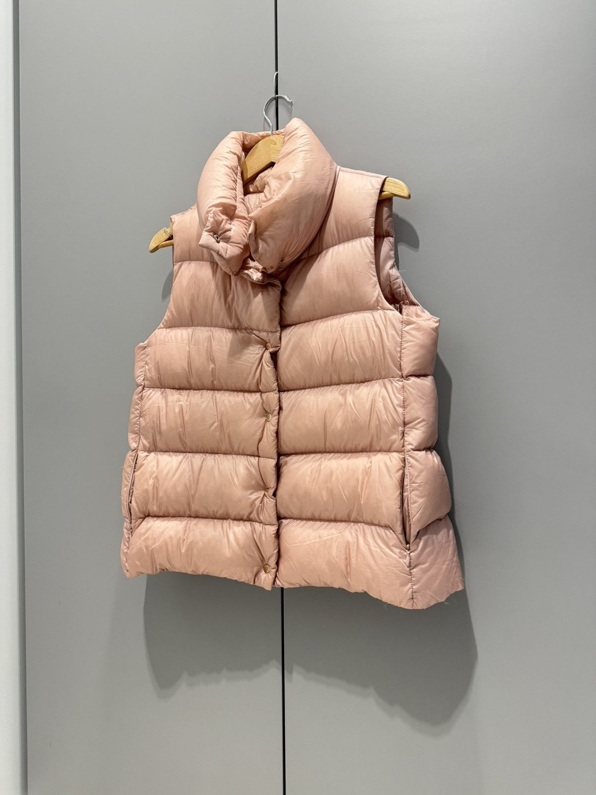 Moncler Portes Women's Stand Powder Collar Down Vest Size 3 in Blue, Women's