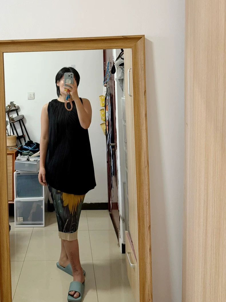 Issey Miyake Issey Miyake size:5 Black pleated round top Size XS / US 0-2 / IT 36-38 - 8 Thumbnail