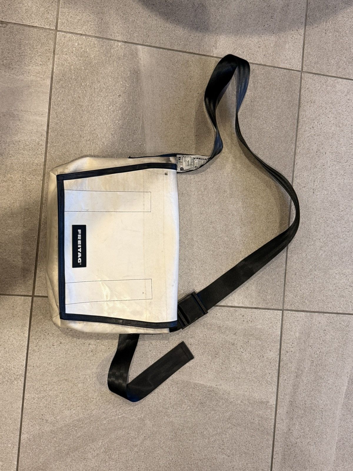 Freitag Freitag F11 LASSIE 993597 All White Messager Very Rare Size ONE SIZE - 2 Thumbnail