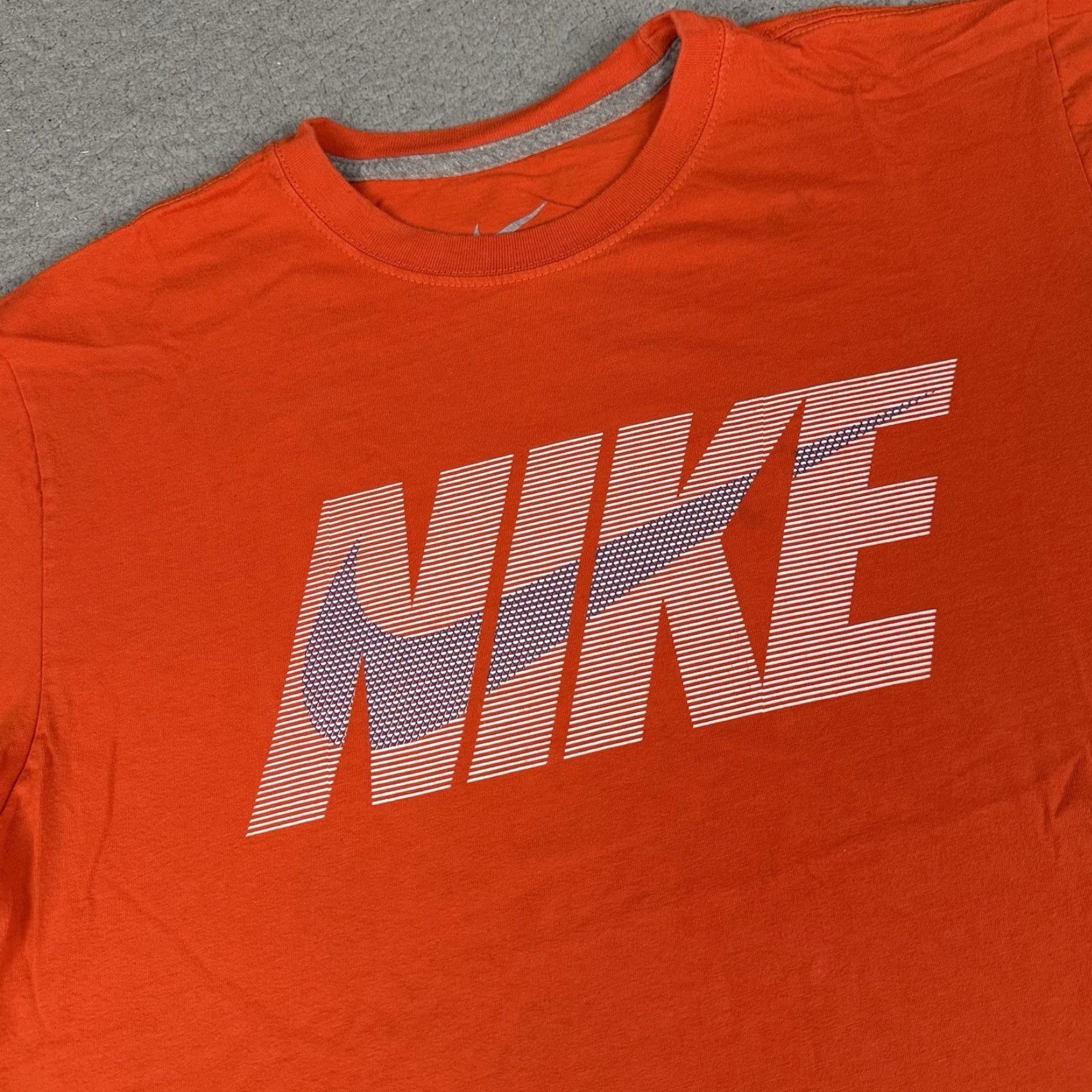 Nike Nike T Shirt Mens Large Orange Logo Striped Athletic Adult Short Sleeve Workout Size US L / EU 52-54 / 3 - 2 Thumbnail