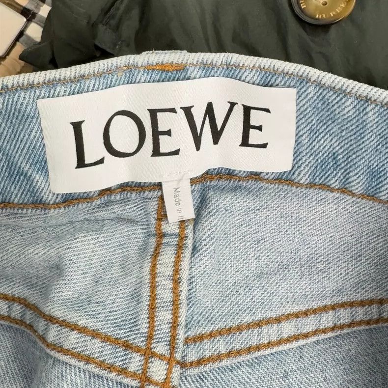 Loewe LOEWE Denim Jeans with Leather Patch Letter Logo Size 25" / US 0 / IT 36 - 2 Thumbnail