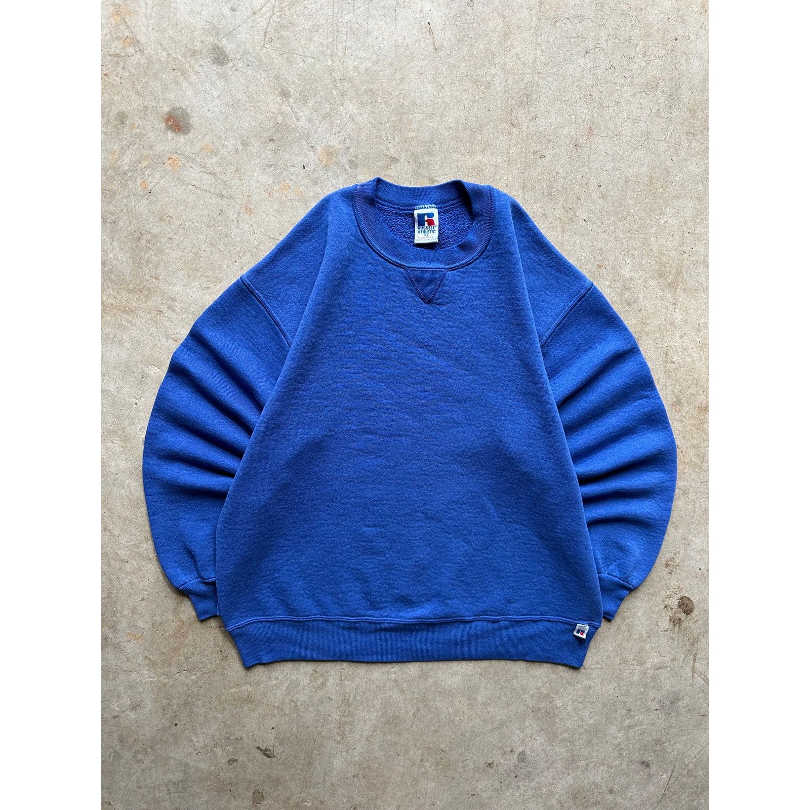 Russell Athletic × Vintage Vintage Russell Athletic 1990s Blue Essential Sweatshirt Size US L / EU 52-54 / 3 - 1 Thumbnail