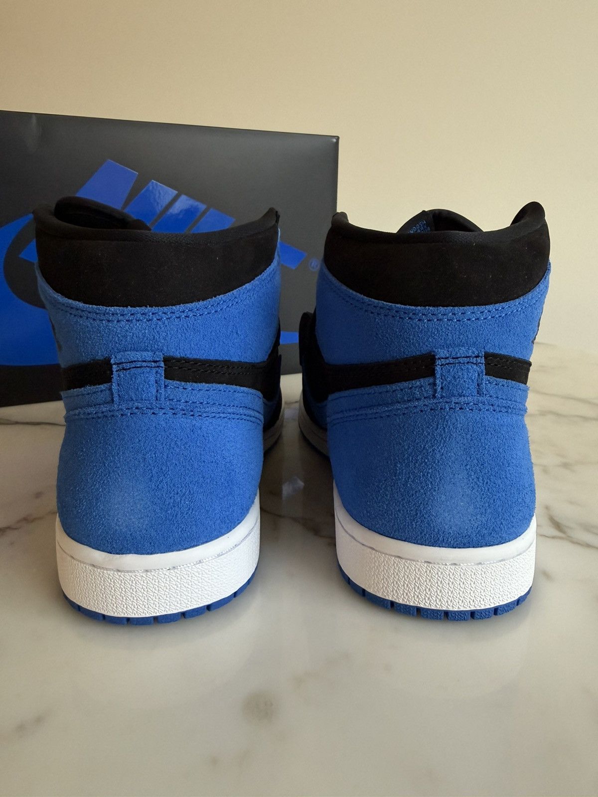 Jordan Brand Air Jordan 1 Retro High OG Royal Suede Size US 8 / EU 41 - 6 Thumbnail