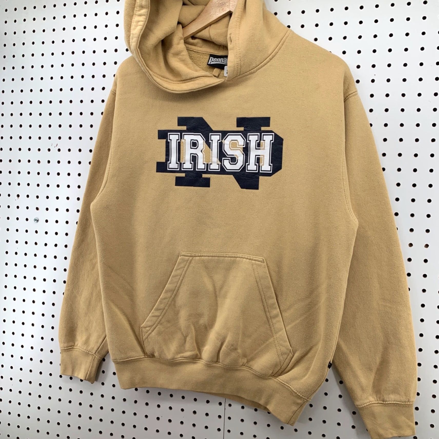NCAA VINTAGE Pennant Notre Dame Hoodie Sweatshirt Unisex Adults XS Brown Graphic Print Pullover Hooded Notre Dame 90s Mens Womens Size US XS / EU 42 / 0 - 2 Thumbnail