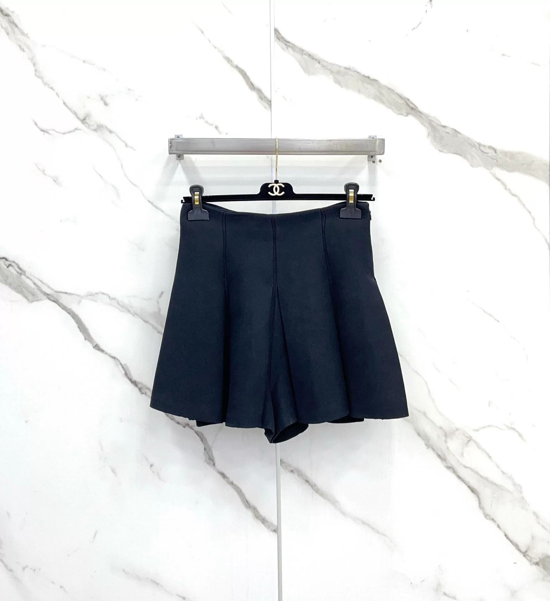 Dior Dior Wool Silk Blend A-Line High-Waist Pleated Shorts Size 36" / US 14 / IT 50 - 1 Thumbnail