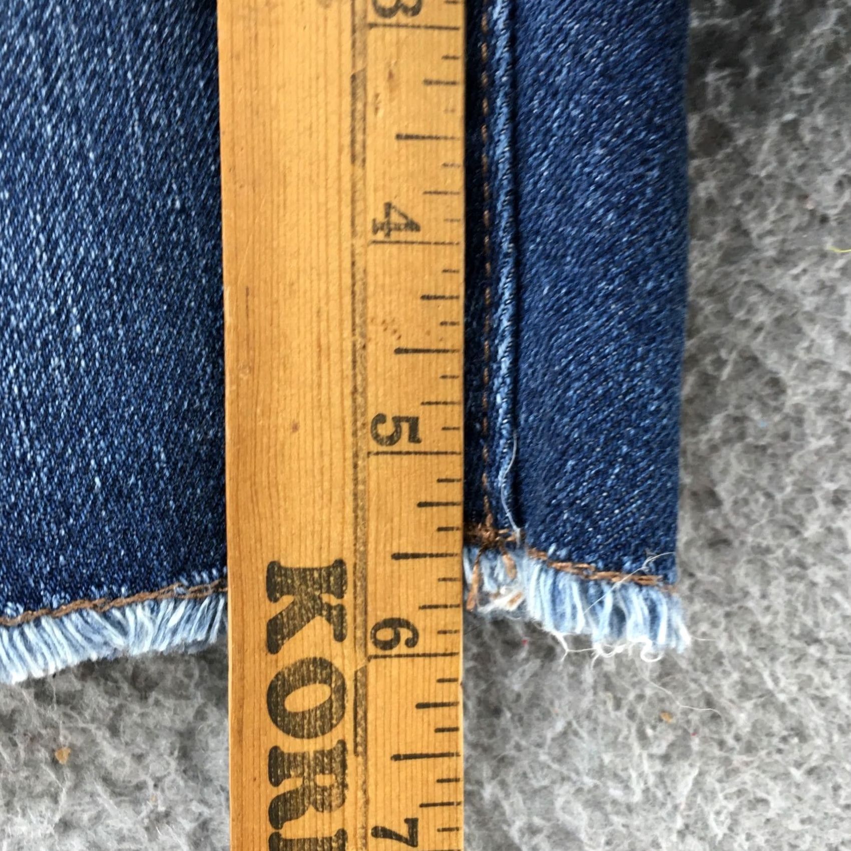 Loft LOFT Jeans Shorts Denim 25 Blue Mid Rise Dark Wash Casual Zip 5-Pocket Womens Size 42" / US 20 - 7 Thumbnail
