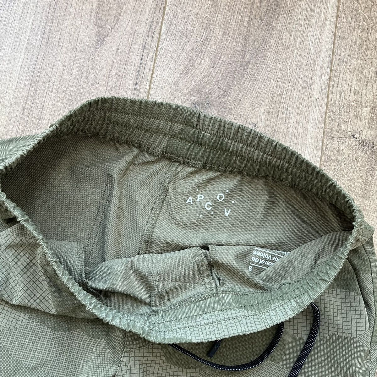 A.P.C. × Outdoor Voices A.P.C. x Outdoor Voices “a.p.c.o.v.” activewear pants Size US 38 / EU 54 - 7 Thumbnail