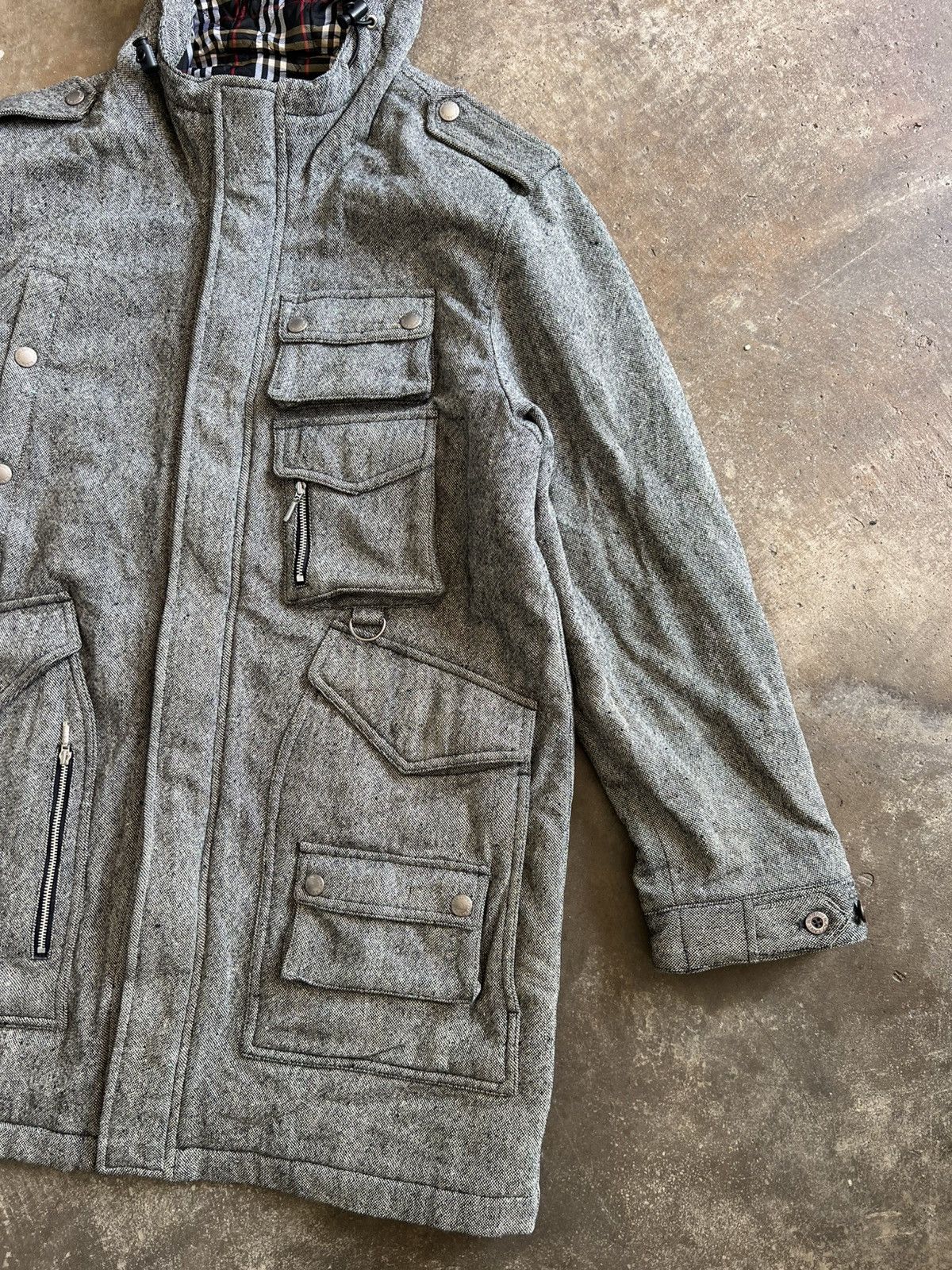 Burberry Vtg Burberry Black Label Multipocket Novacheck Hoodie Jacket Size US L / EU 52-54 / 3 - 5 Thumbnail