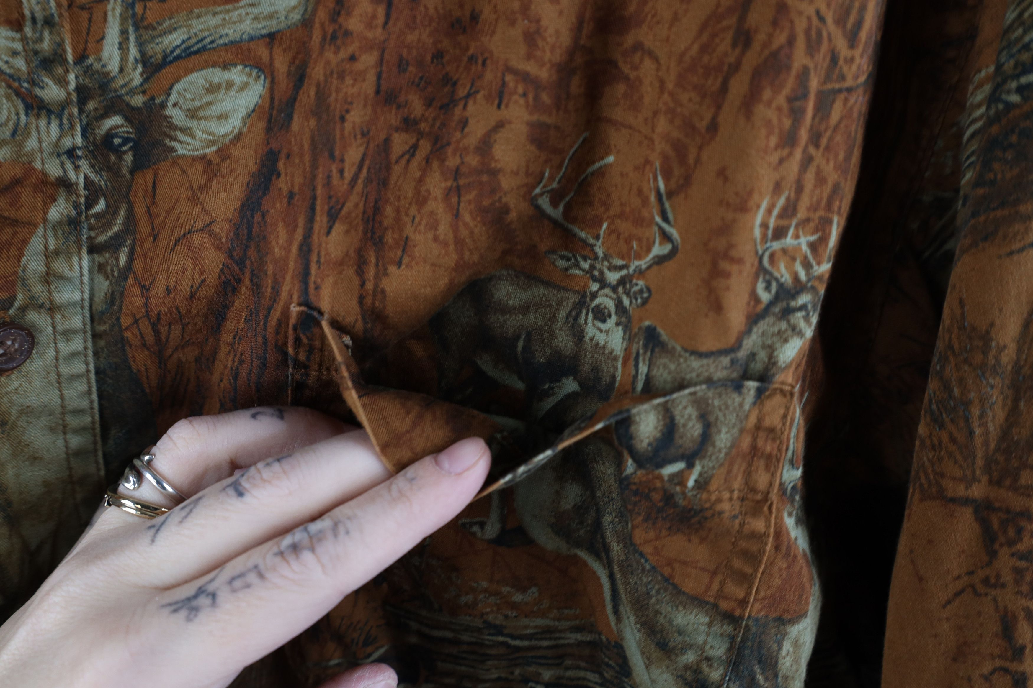 Vintage Vintage 90s Y2K Streetwear All Over Print Button Down Shirt Size US L / EU 52-54 / 3 - 6 Thumbnail