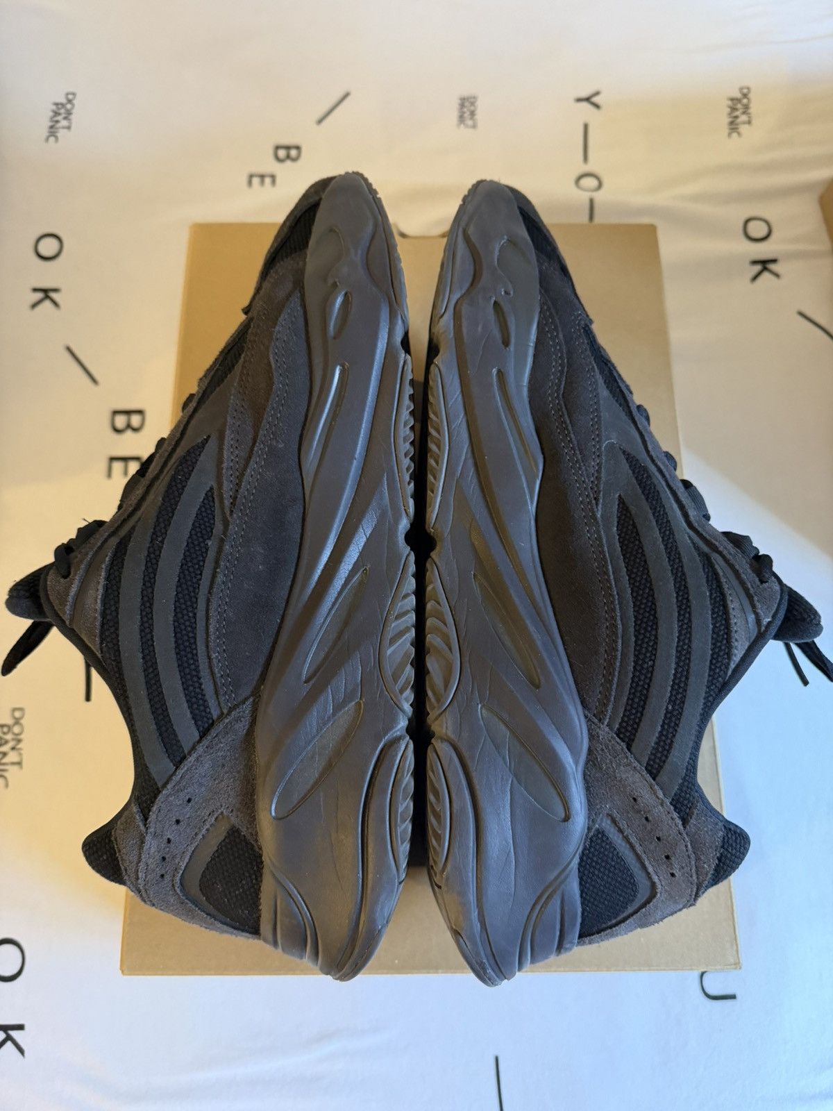 Yeezy Adidas Yeezy Boost 700 V2 Utility Black 12.5US Size US 12.5 / EU 45-46 - 7 Thumbnail