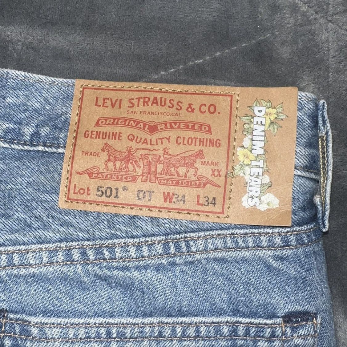 DENIM TEARS × Levi's THE COTTON WREATH JEAN VINTAGE LIGHT WASH (34x34) Size US 34 / EU 50 - 8 Thumbnail