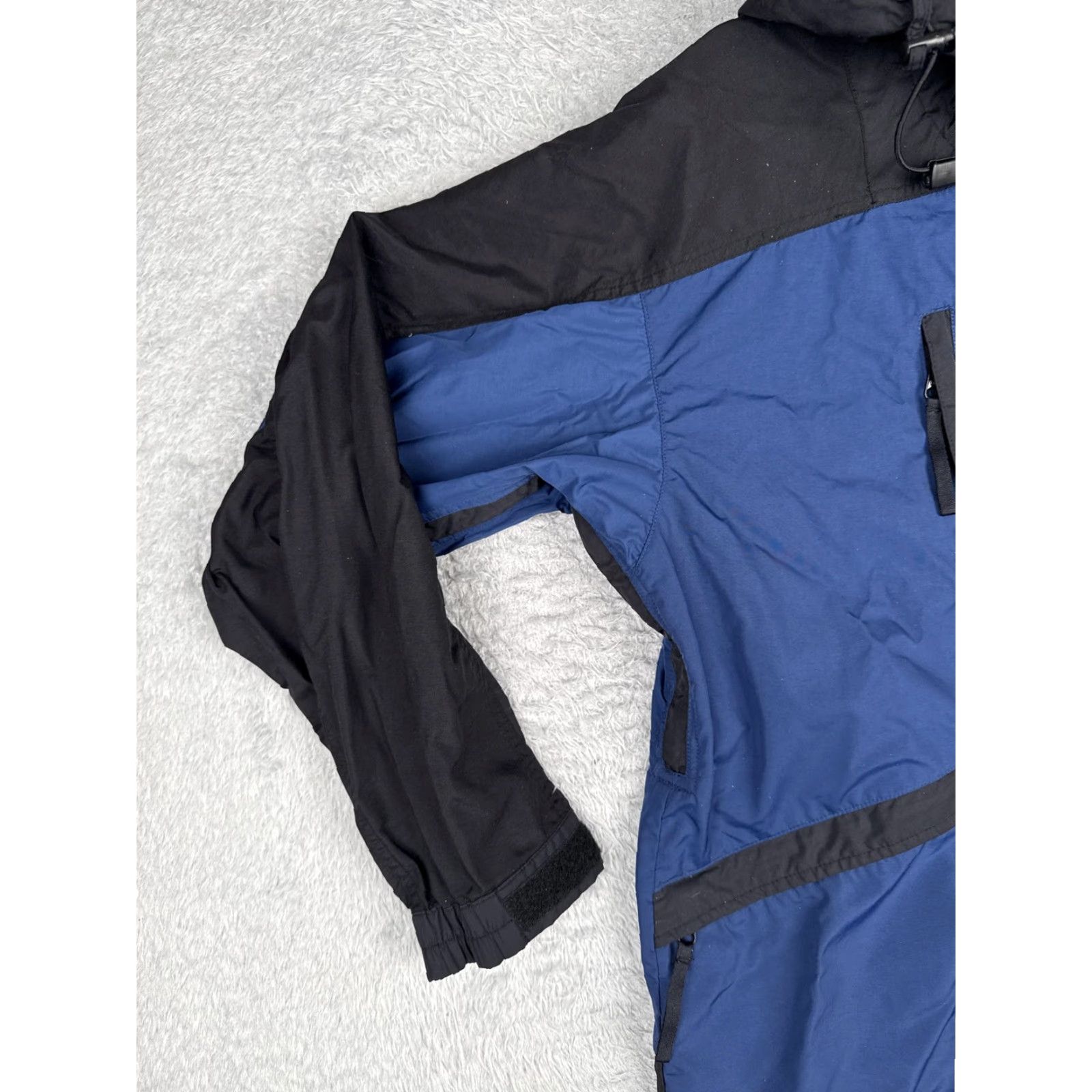 Mountain Hardwear VINTAGE Mountain Hardwear Jacket Mens Small Blue Black Hooded Full Zip Windbreaker Size US S / EU 44-46 / 1 - 3 Thumbnail