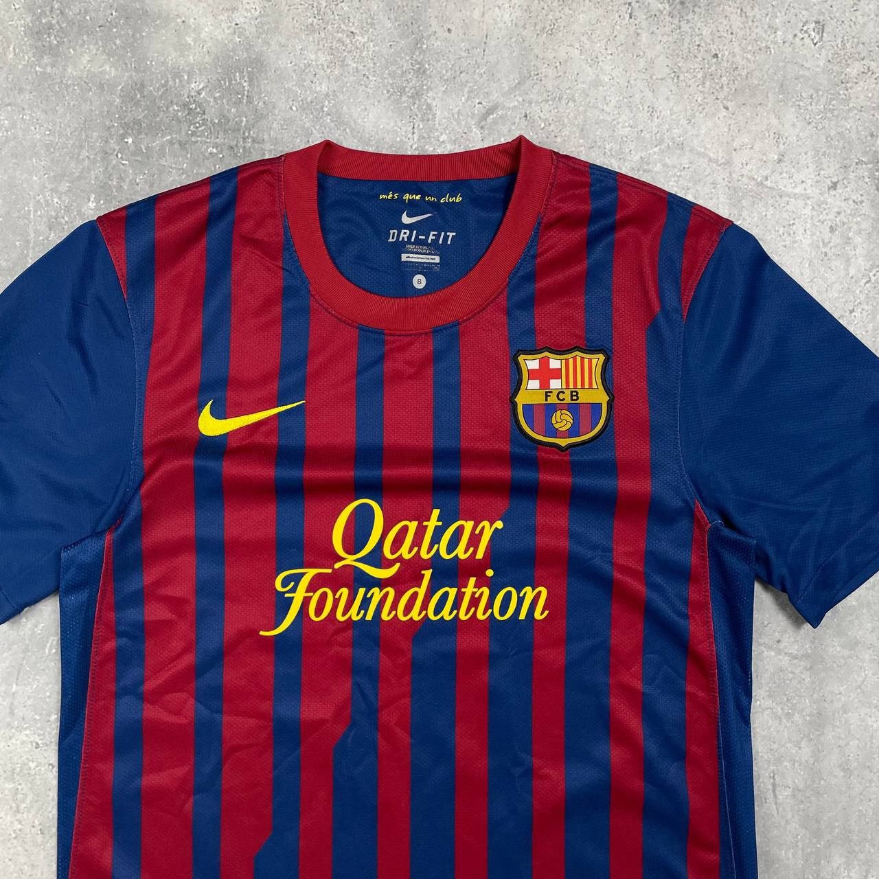 Nike FC Barcelona 2011 2012 Home Jersey Nike Shirt Red/ Blue S Size US S / EU 44-46 / 1 - 4 Thumbnail