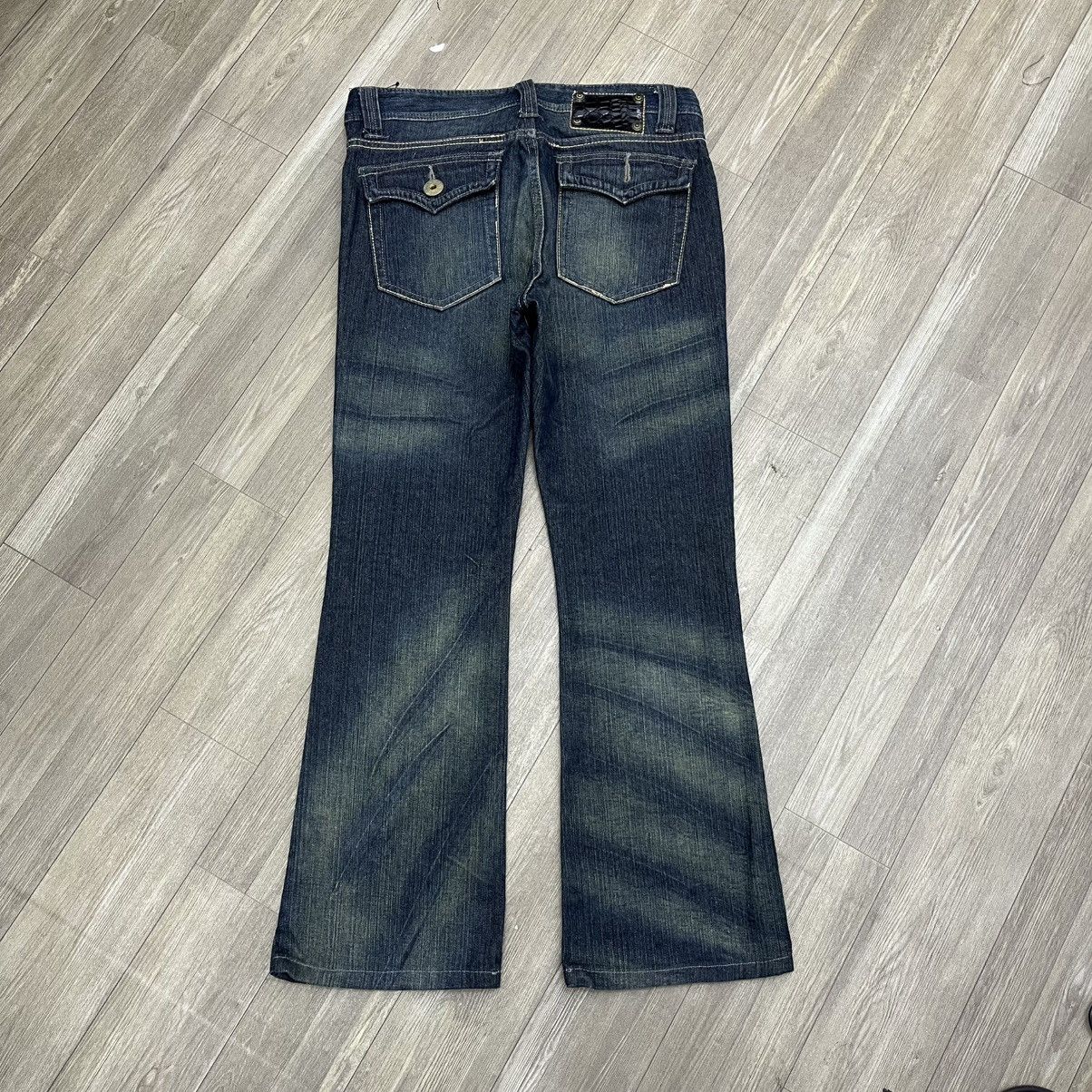 If Six Was Nine × Japanese Brand × Le Grande Bleu (L.G.B.) 2000s Japanese Brand Nice Design Faded Flared Jeans Size US 30 / EU 46 - 15 Thumbnail