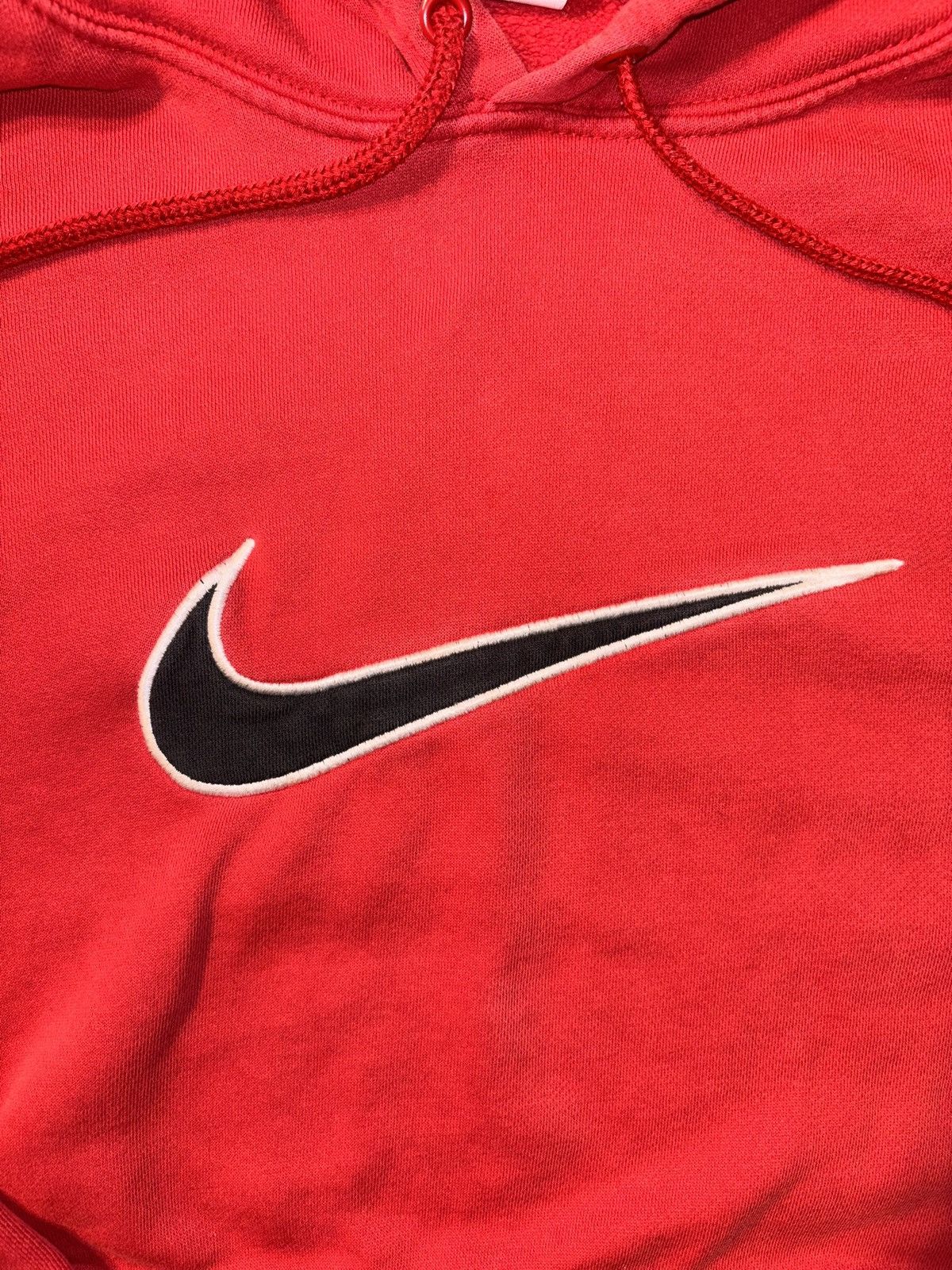 Nike Vtg Nike Y2K Men's Embroidered Big Center Check Red Hoodie Size US XXL / EU 58 / 5 - 2 Thumbnail