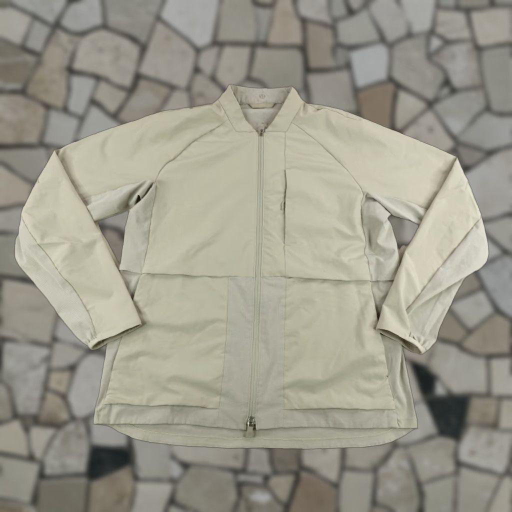 Lululemon VINTAGE Lululemon Jacket Men's Large Gray Windbreaker Activewear Casual Outdoor Sports 90s Size US L / EU 52-54 / 3 - 1 Thumbnail