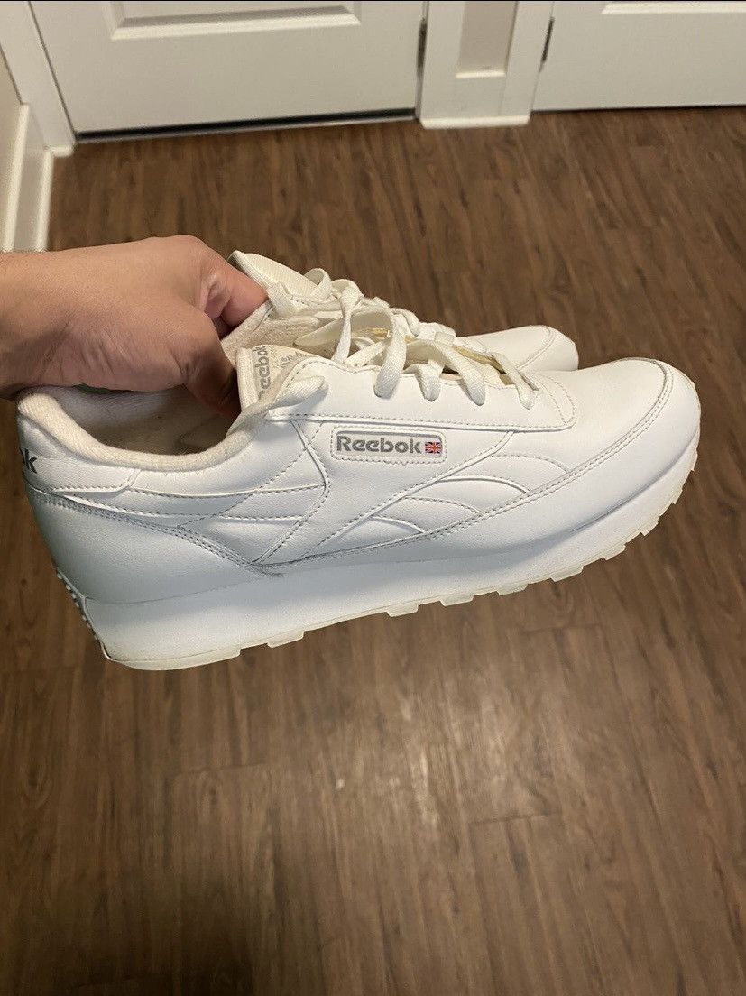 Reebok Reebok All White Size US 10.5 / EU 43-44 - 14 Thumbnail