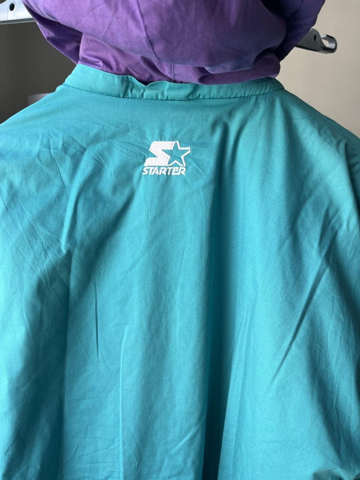 Starter VINTAGE Starter Charlotte Hornets Big Shot Jacket Size L Size US L / EU 52-54 / 3 - 6 Thumbnail