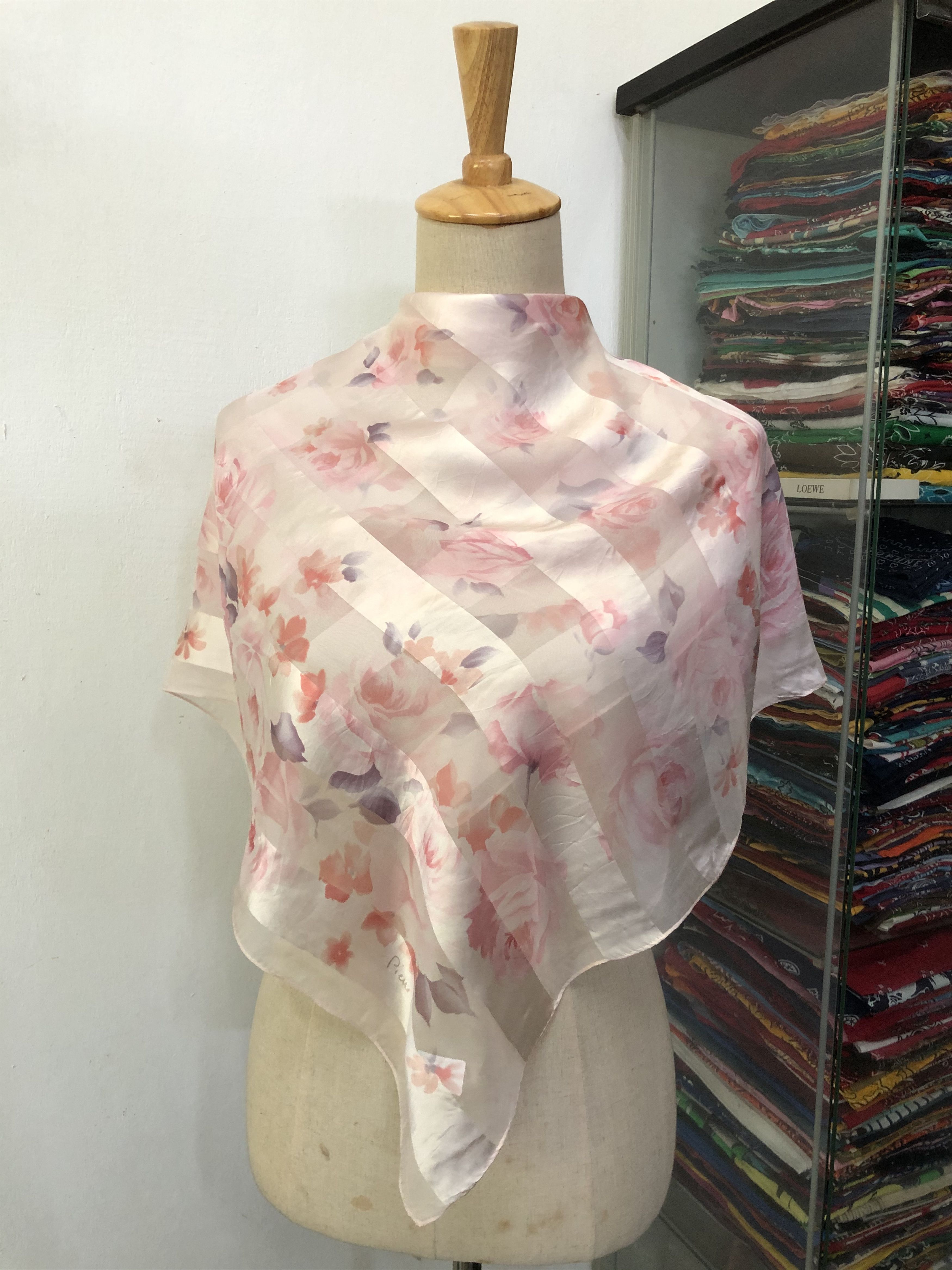 Pierre Cardin × Vintage Vintage Pierre Cardin Silk Scarf Size ONE SIZE - 1 Thumbnail
