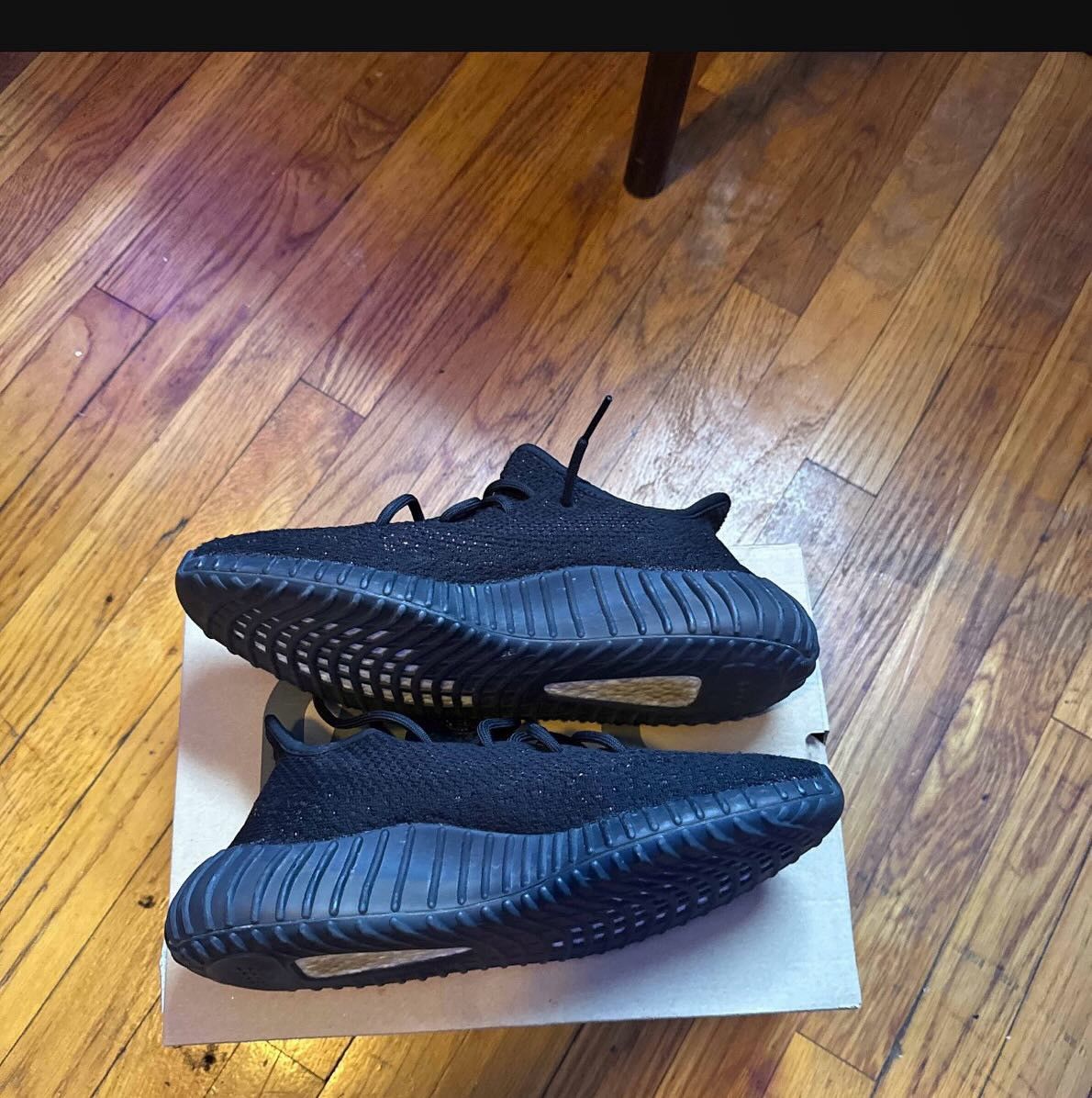 Adidas Yeezy 350 core Size US 10.5 / EU 43-44 - 4 Thumbnail
