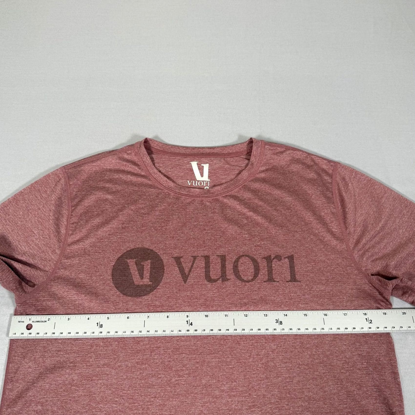 Vuori Vuori Shirt Mens Small Red Wordmark Lightweight Athletic Performance Gym Top Size US S / EU 44-46 / 1 - 3 Thumbnail