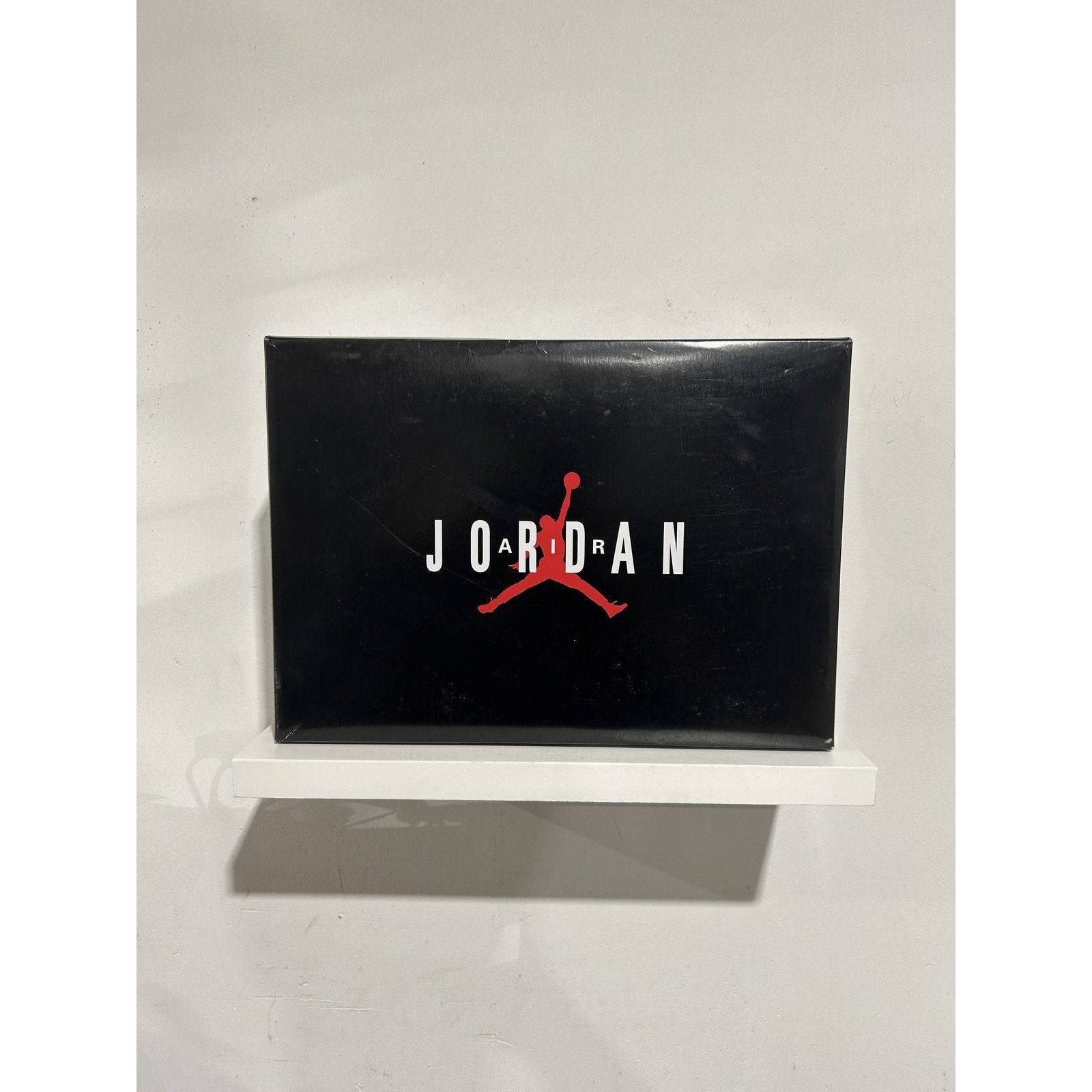 Nike NIKE JORDAN 8 WHITE TRUE RED SIZE 9.5 NEW Size US 9.5 / EU 42-43 - 6 Thumbnail